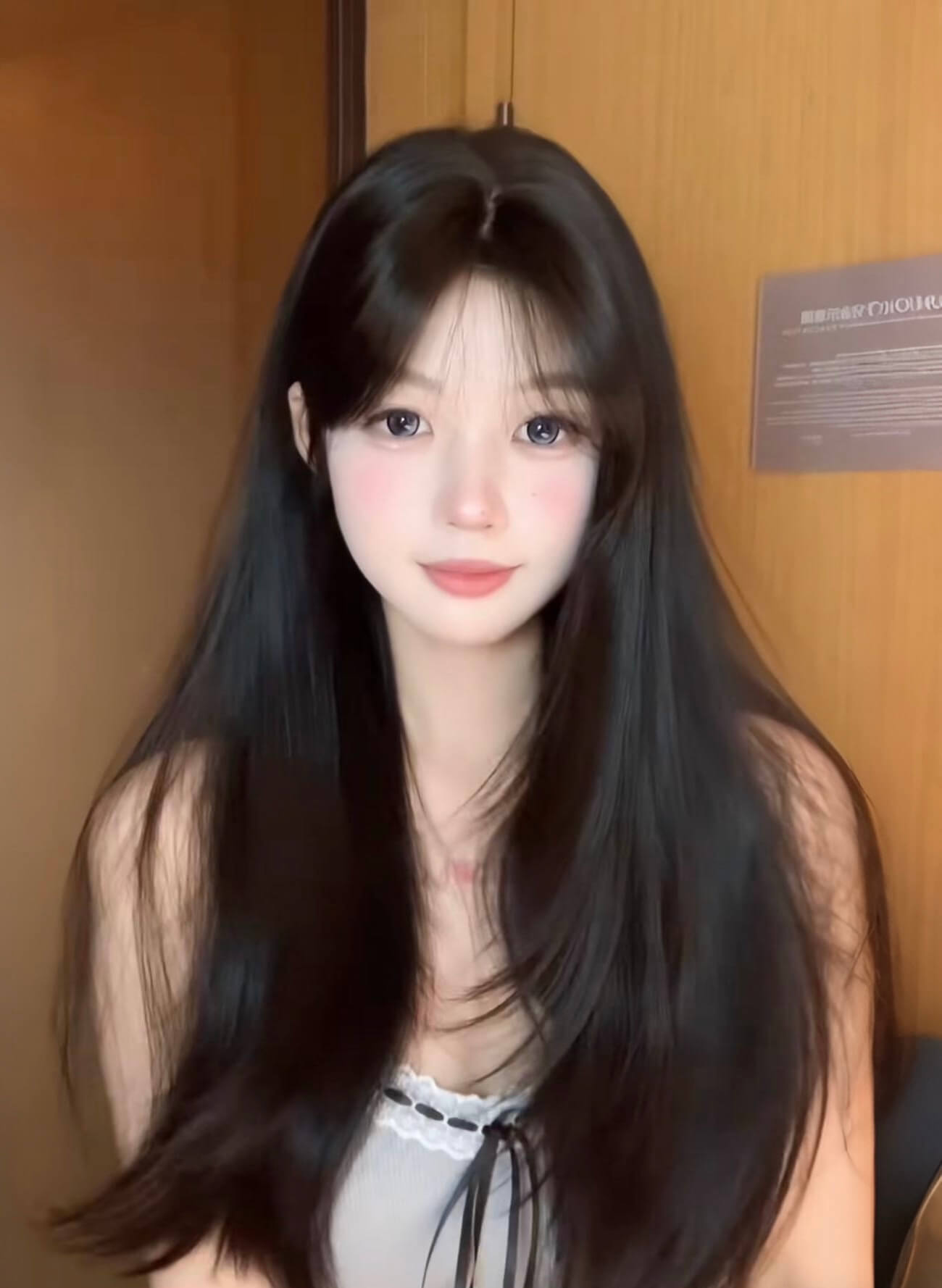 Moonlight🌙Long Straight Wig with Bangs – Refined Sideburns, Breathable & Natural, No Wig Cap Needed, 65–75cm