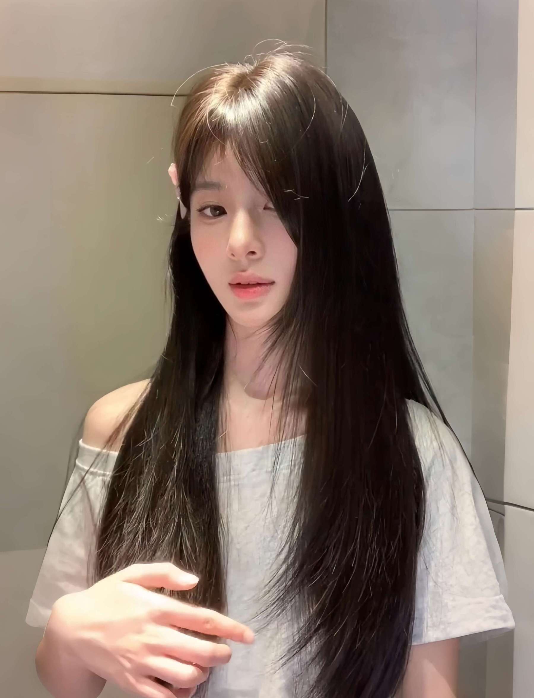 Lingering Love💧Long Straight Wig – Middle-Part, Face-Framing Hairline, Natural & Breathable, Full Cap (65–75cm)