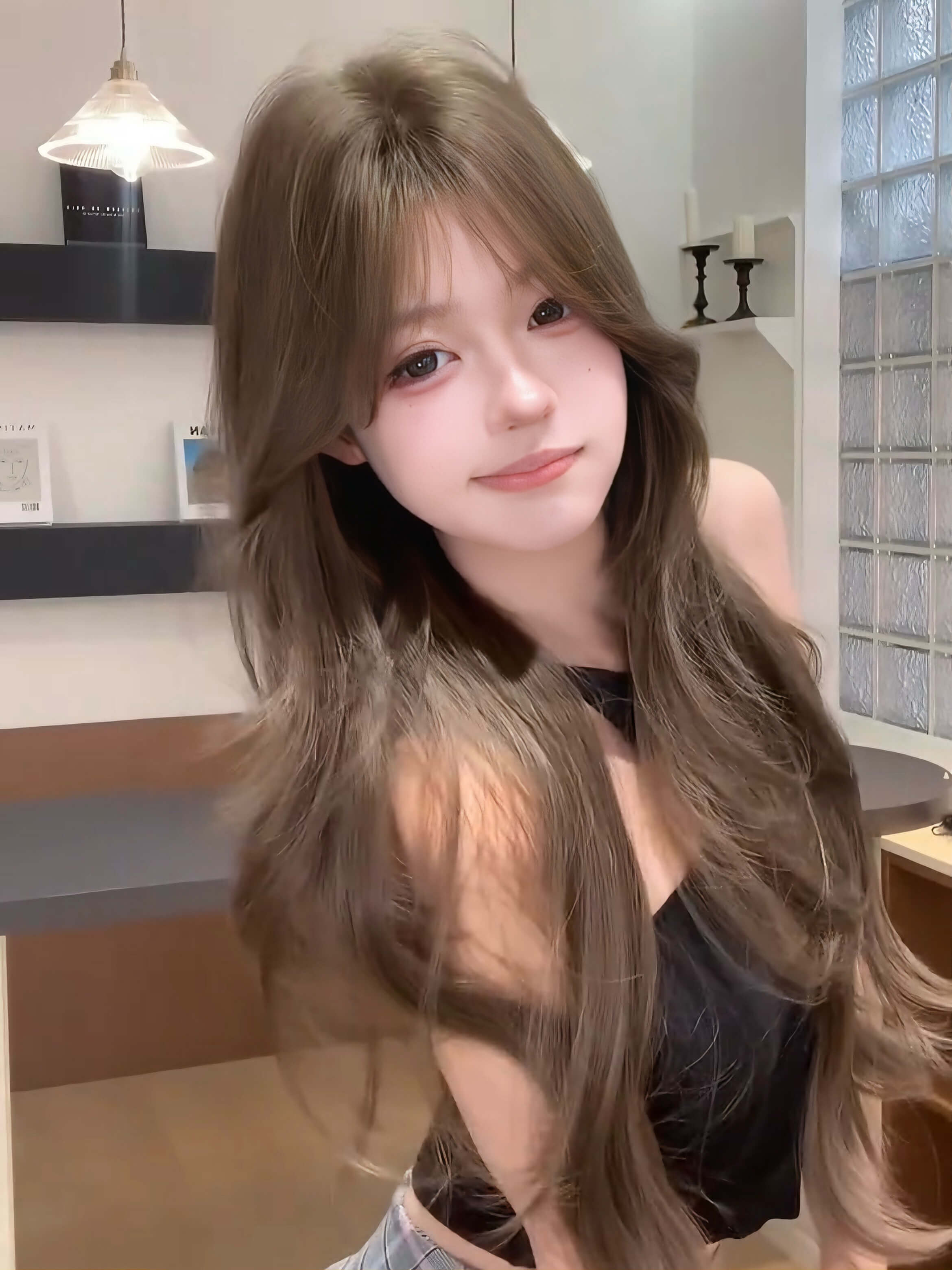 Mocha Waves 🤎 Long Wavy Wig – Light Brown Middle-Part, Face-Framing Curls, Breathable Full Cap, 65–75cm