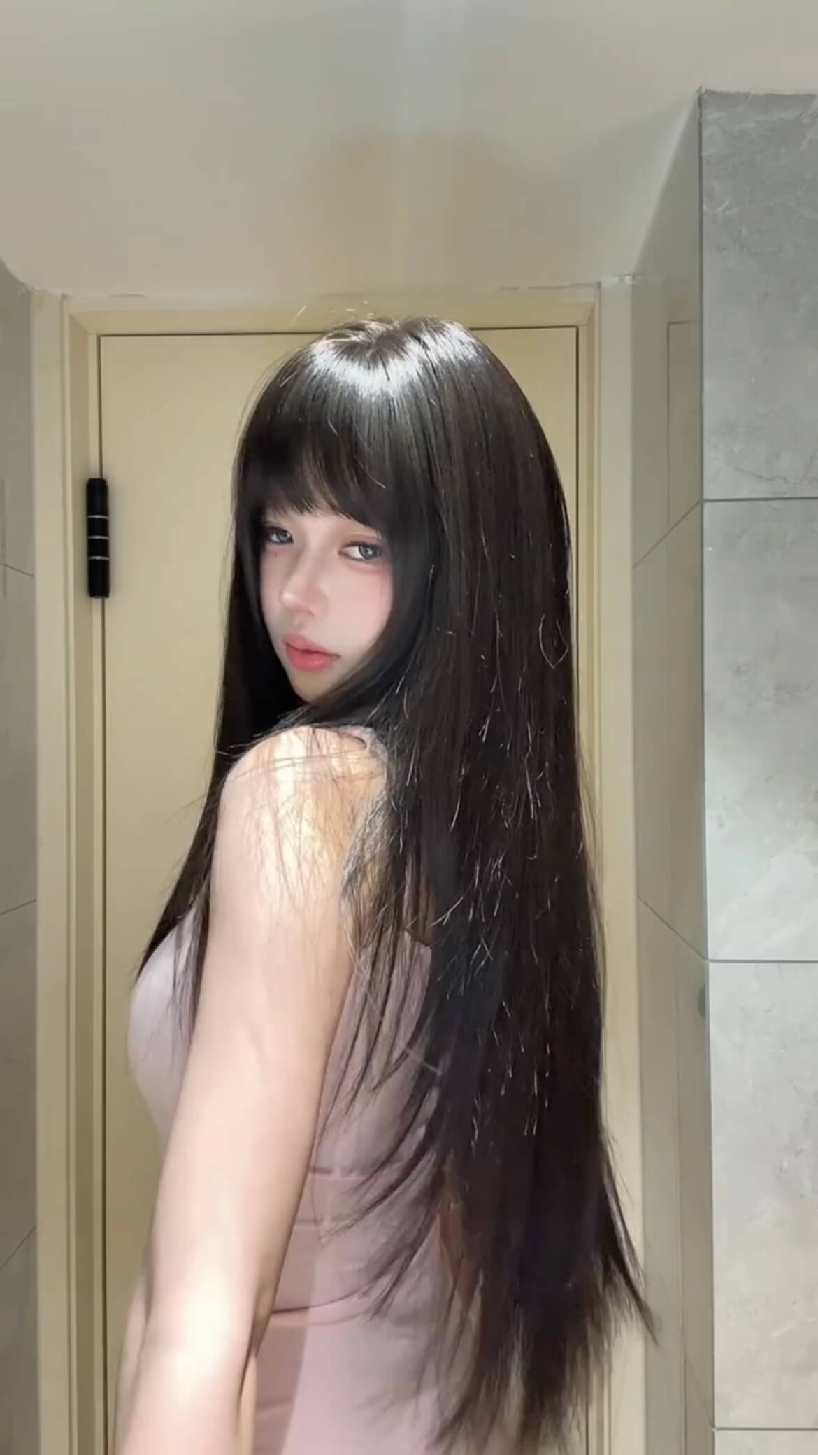 Whisper Layered Long Straight Wig – Refined Sideburns, Natural & Breathable, Full Cap, 60–70cm