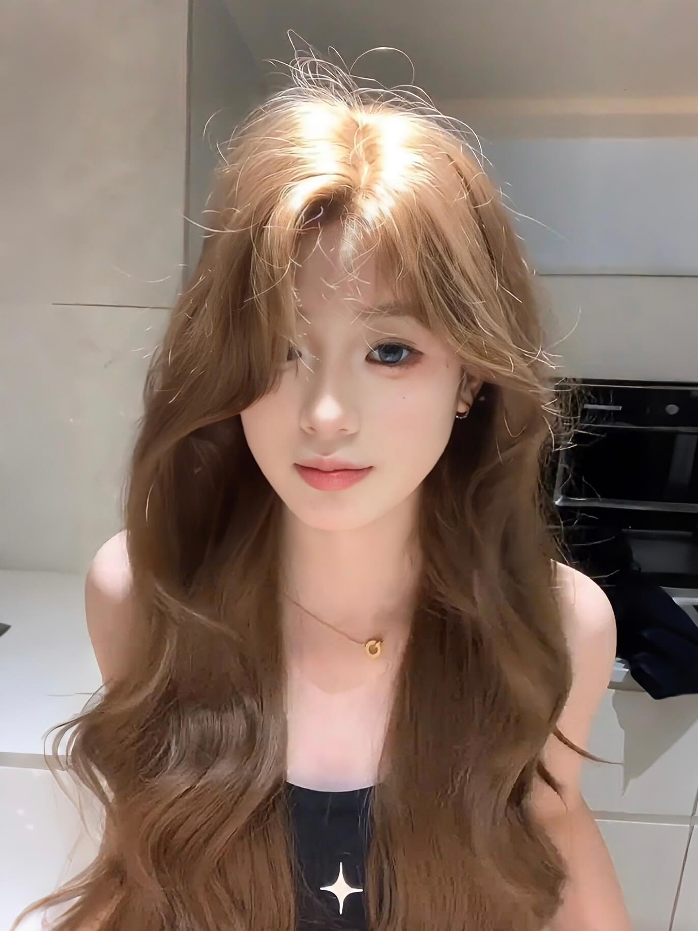 Cookie 🍪 Middle-Part Brown Wavy Wig – Natural & Silky, Full Cap, 65–75 cm