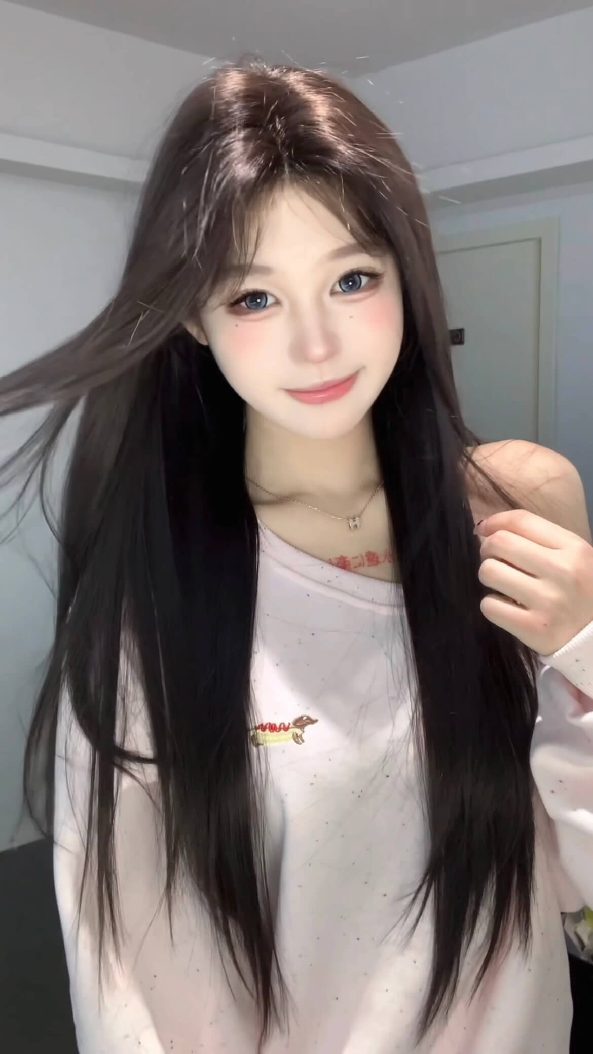 Lina ❤ Middle-Part Long Straight Wig – Natural Vibe Style, Caramel Brown / Natural Black, Full Cap, 65–75cm