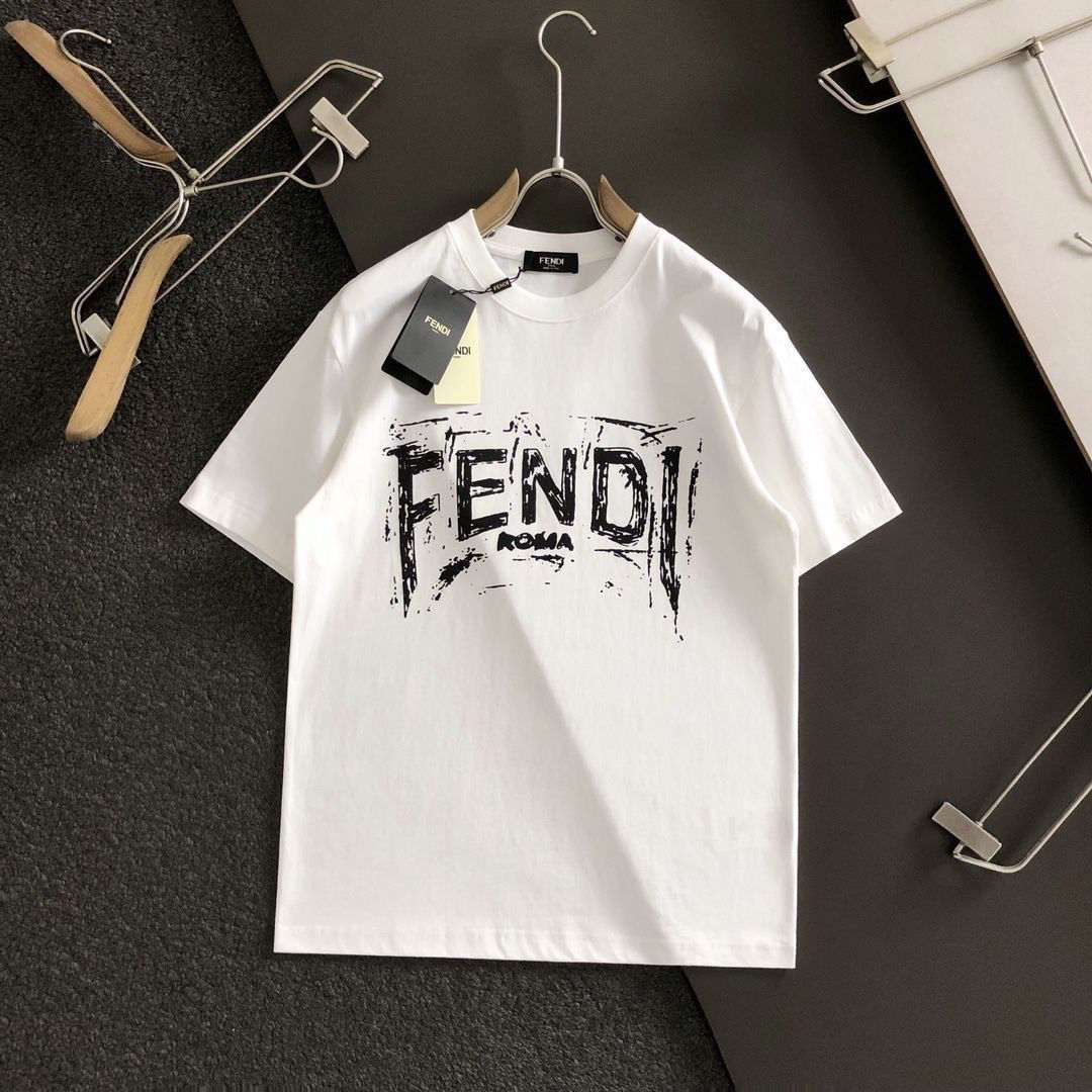 【FENDI公式旗艦店】 Tシャツ ご好評に付き再入荷！