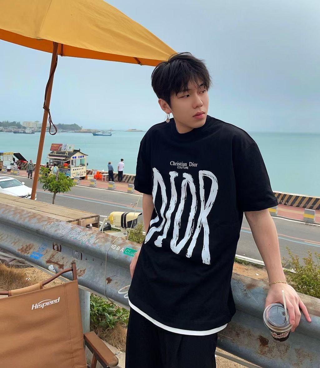 【DIOR】（ディオール）半袖 ご好評に付き再入荷！