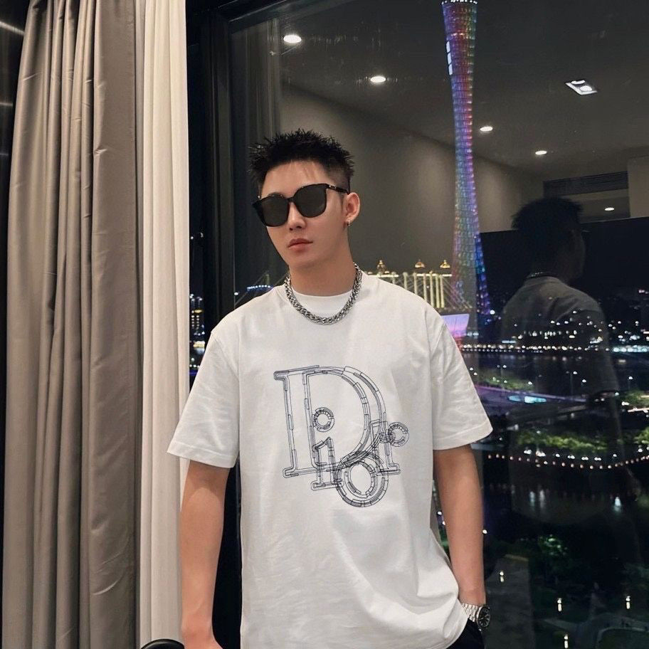 【DIOR】（ディオール）半袖 男女兼用、ご好評に付き再入荷！