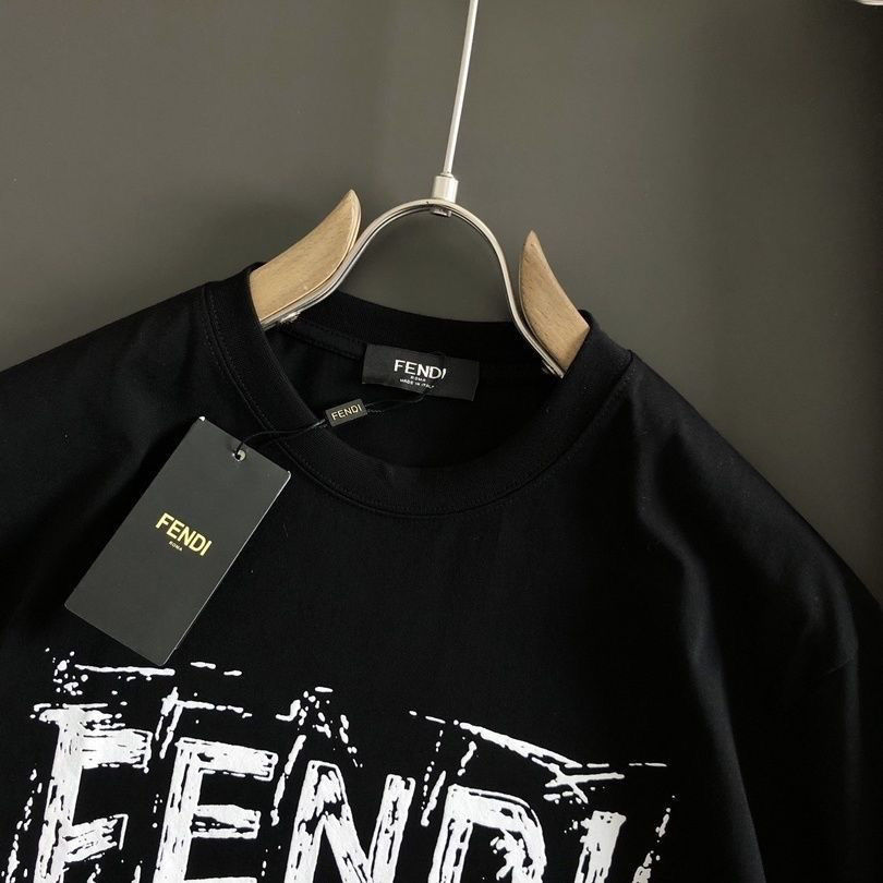 【FENDI公式旗艦店】 Tシャツ ご好評に付き再入荷！