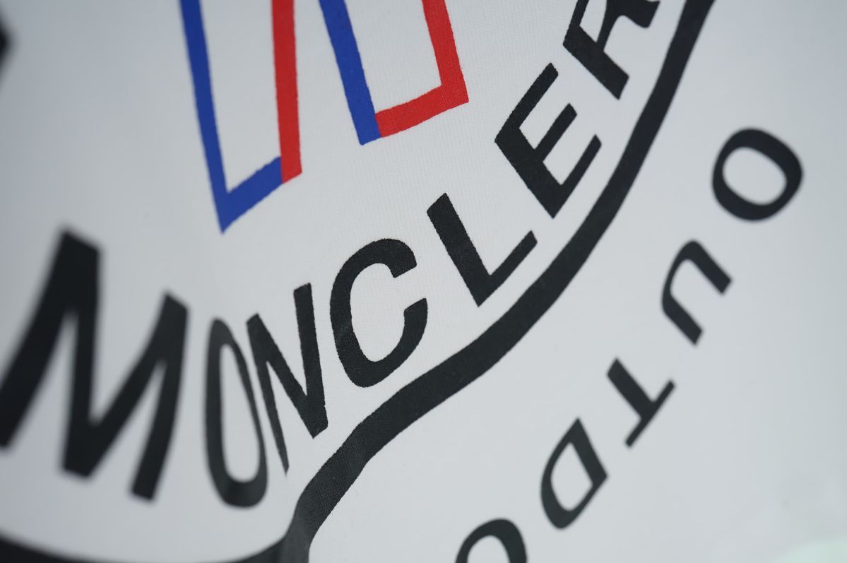 【Moncler 】（モンクレール）男女兼用、ご好評に付き再入荷！