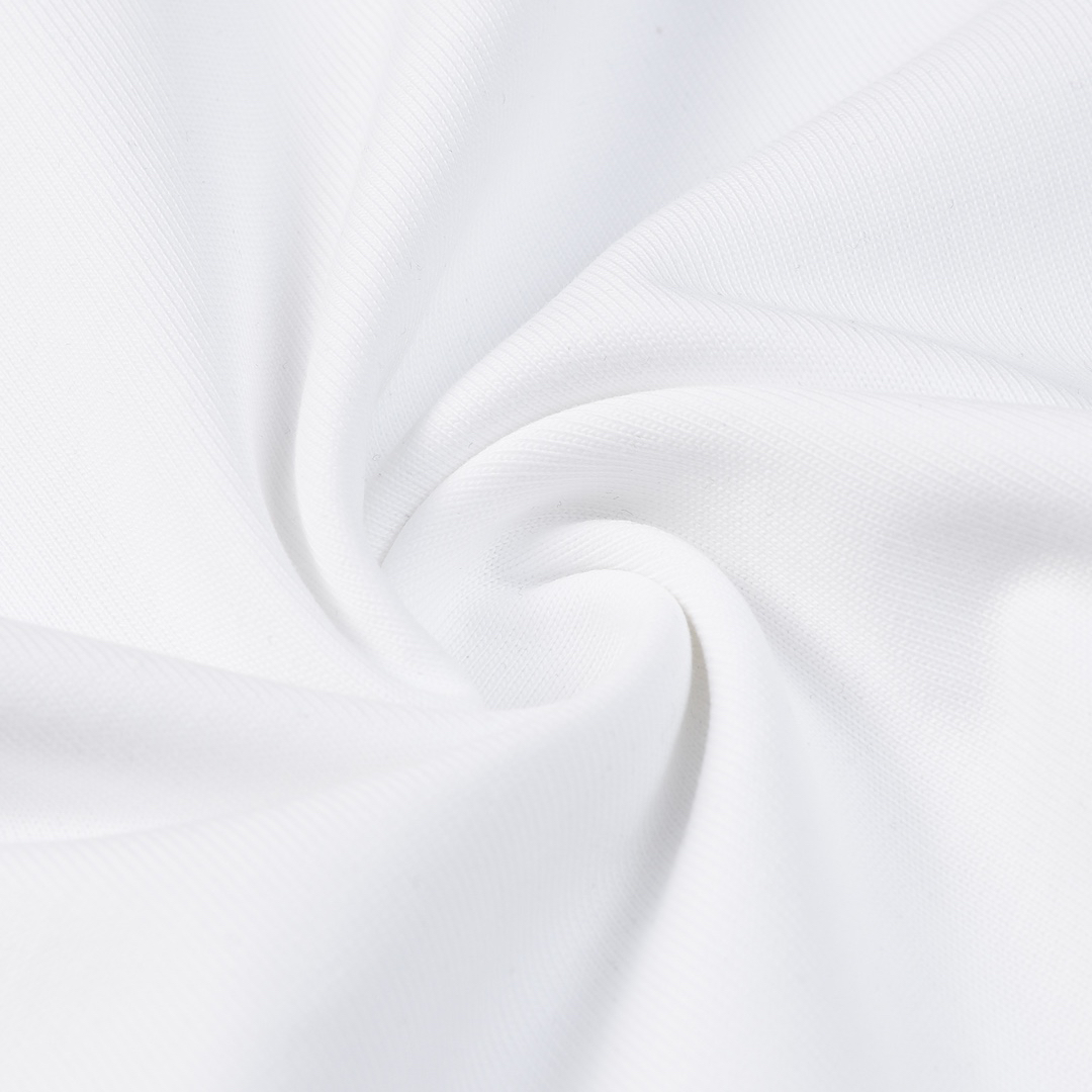 【LOEWE 公式旗艦店】(ロエベ)Tシャツ、ご好評に付き再入荷!