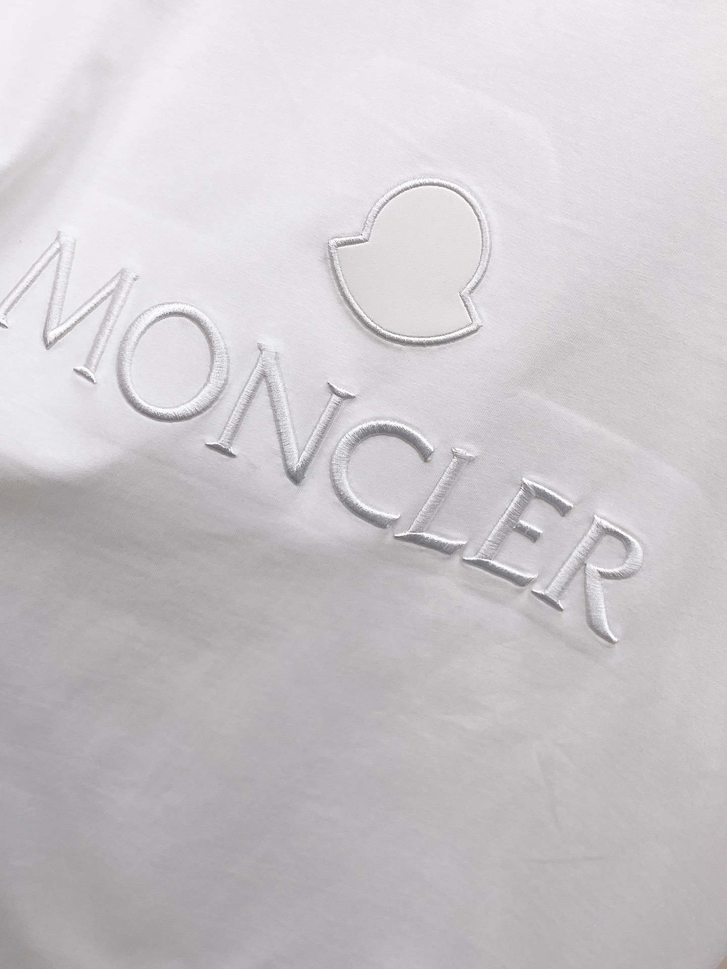 【Moncler 】（モンクレール）男女兼用、ご好評に付き再入荷！