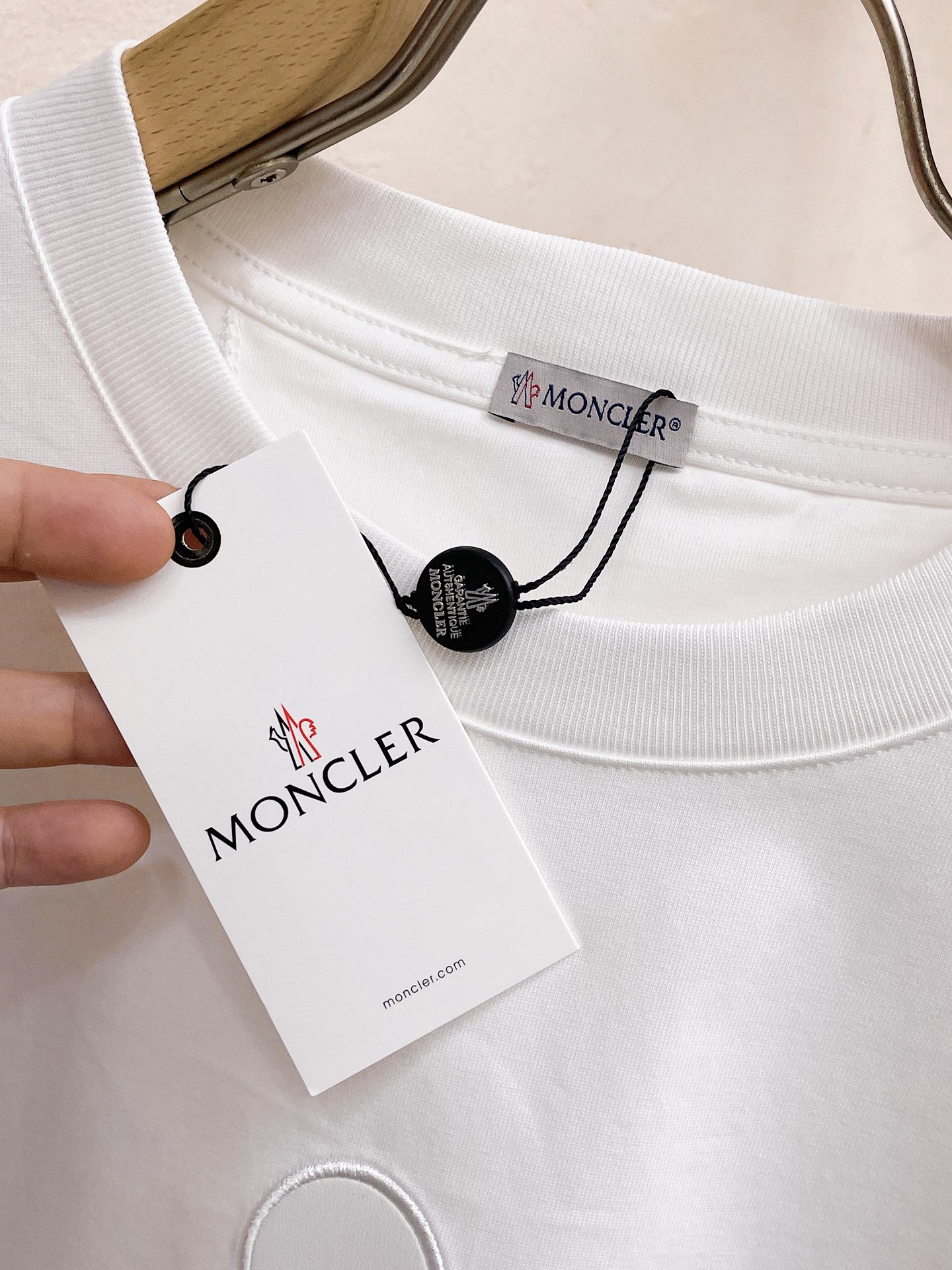 【Moncler 】（モンクレール）男女兼用、ご好評に付き再入荷！