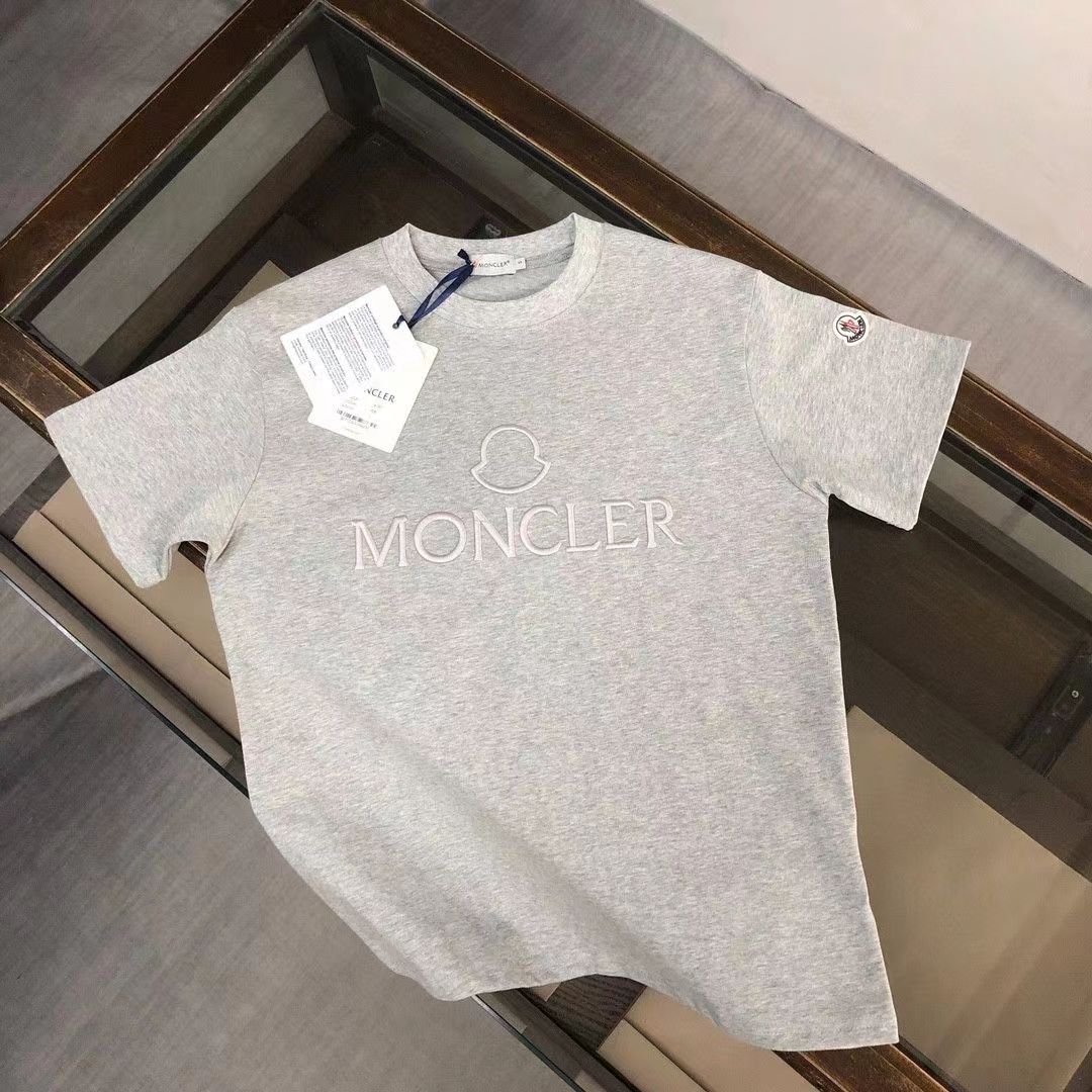 【Moncler 】（モンクレール）男女兼用、ご好評に付き再入荷！