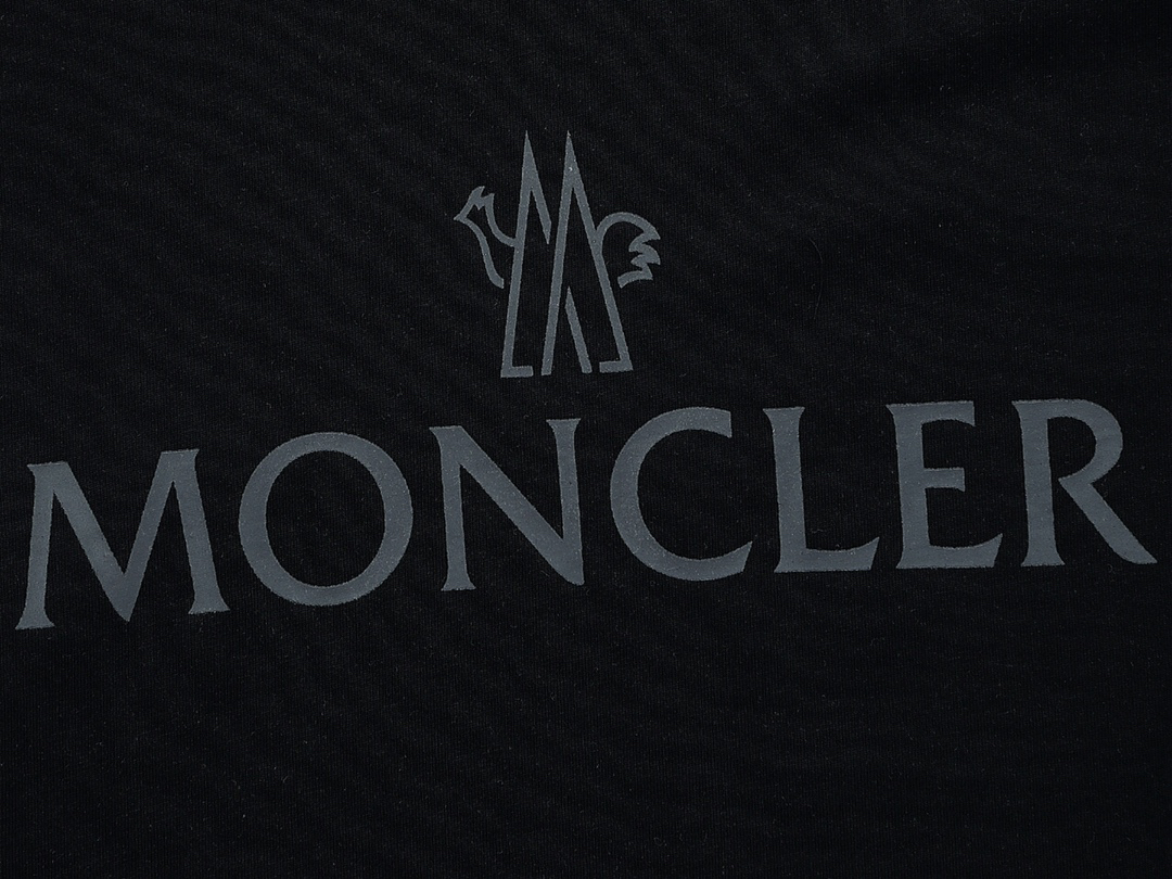 【Moncler 】（モンクレール）男女兼用、ご好評に付き再入荷！