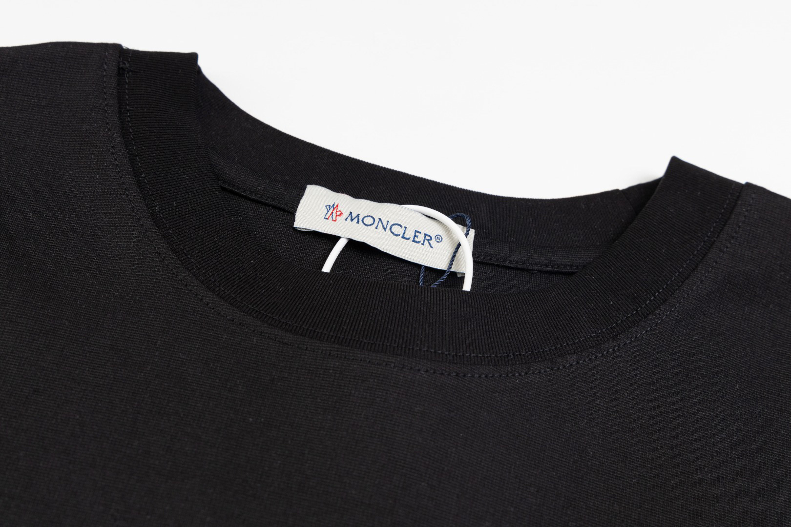 【Moncler 】（モンクレール）男女兼用、ご好評に付き再入荷！