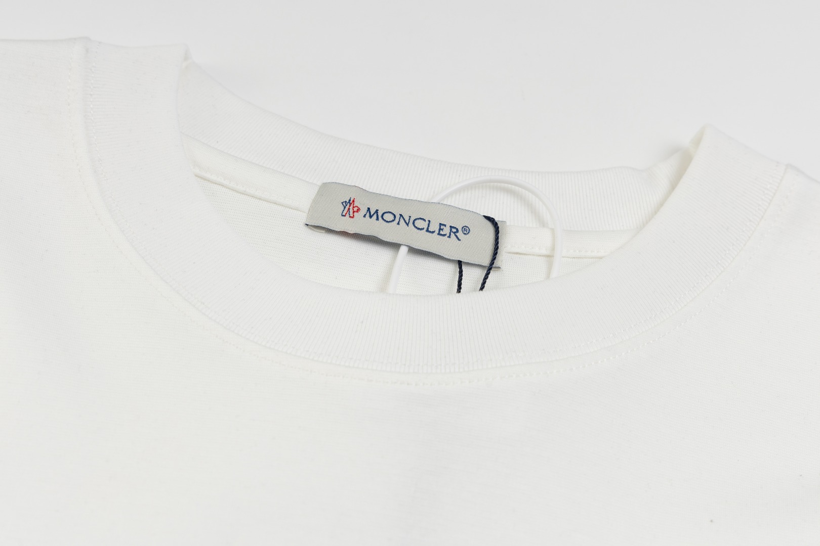 【Moncler 】（モンクレール）男女兼用、ご好評に付き再入荷！