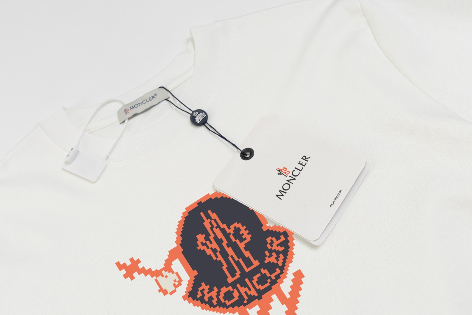 【Moncler 】（モンクレール）男女兼用、ご好評に付き再入荷！