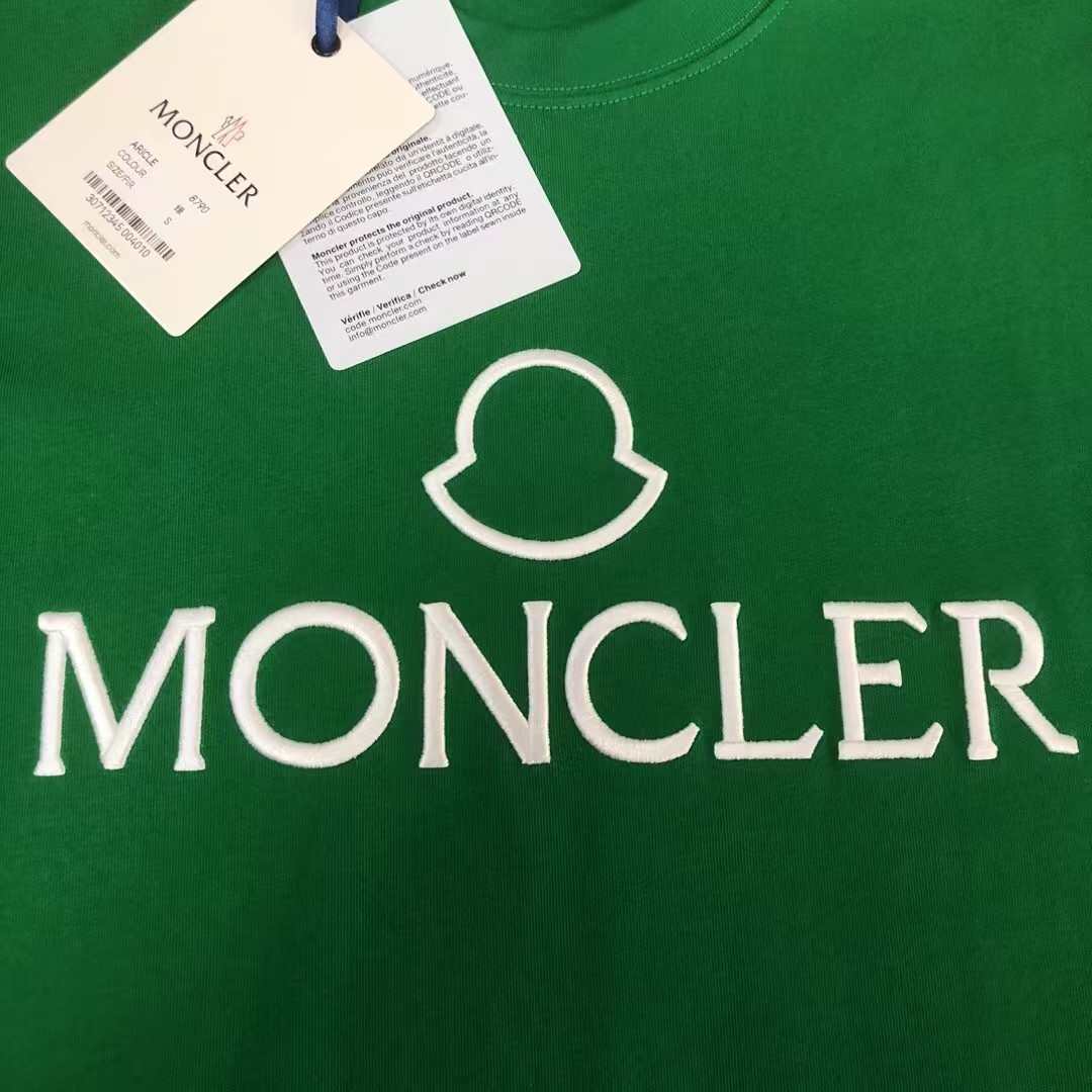 【Moncler 】(モンクレール)男女兼用、ご好評に付き再入荷!