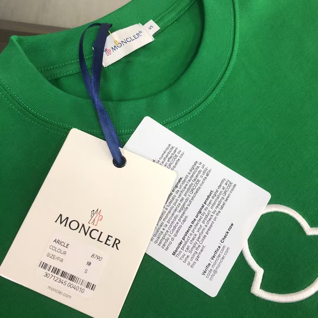 【Moncler 】(モンクレール)男女兼用、ご好評に付き再入荷!