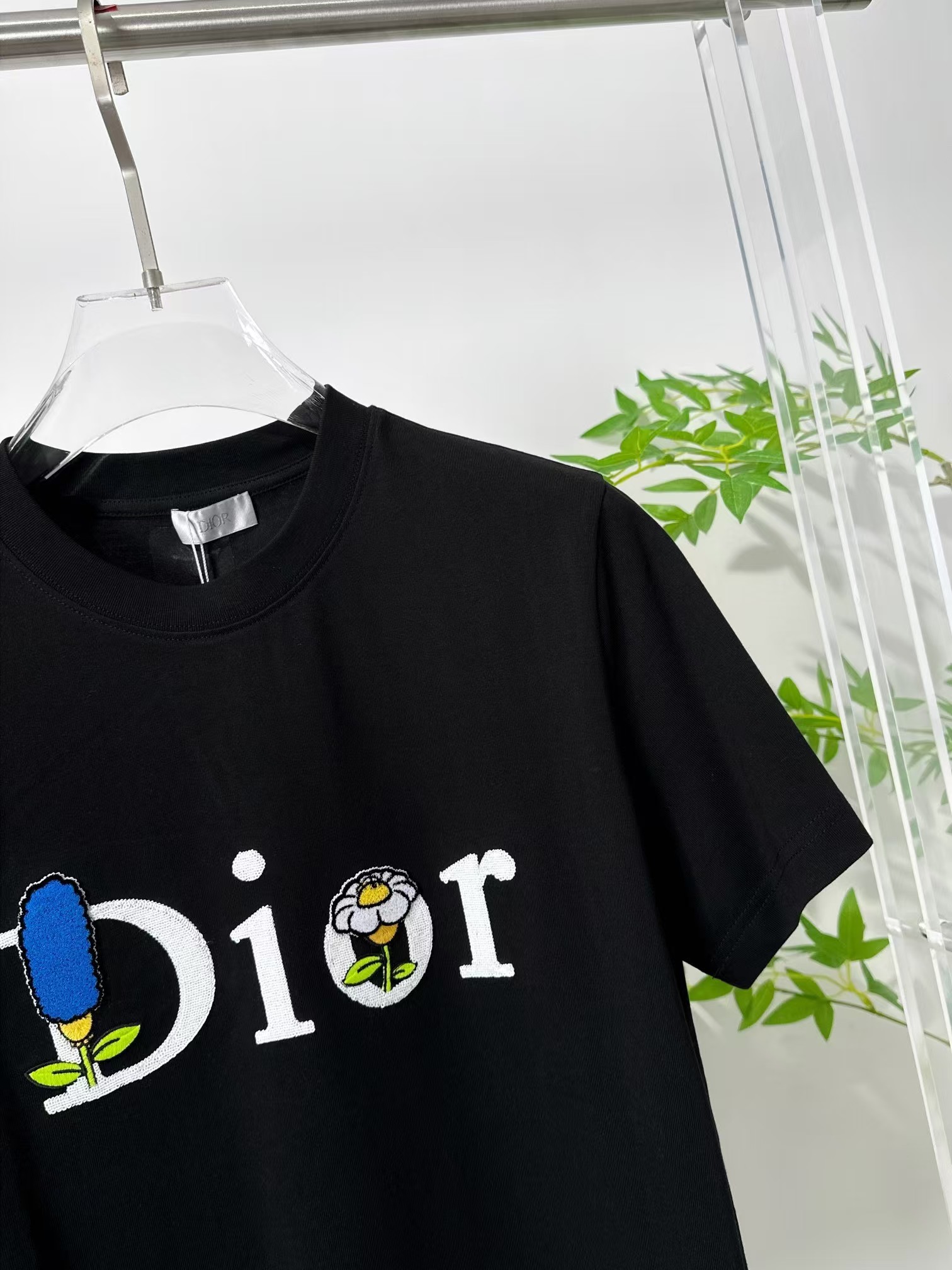 【DIOR 公式旗艦店】ディオール Tシャツ ご好評に付き再入荷！