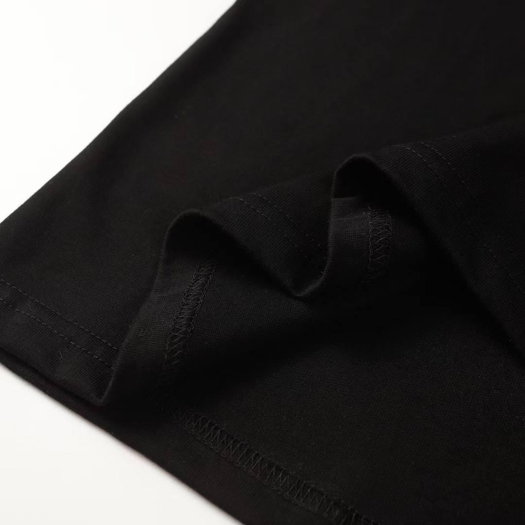 【Moncler 】（モンクレール）男女兼用、ご好評に付き再入荷！