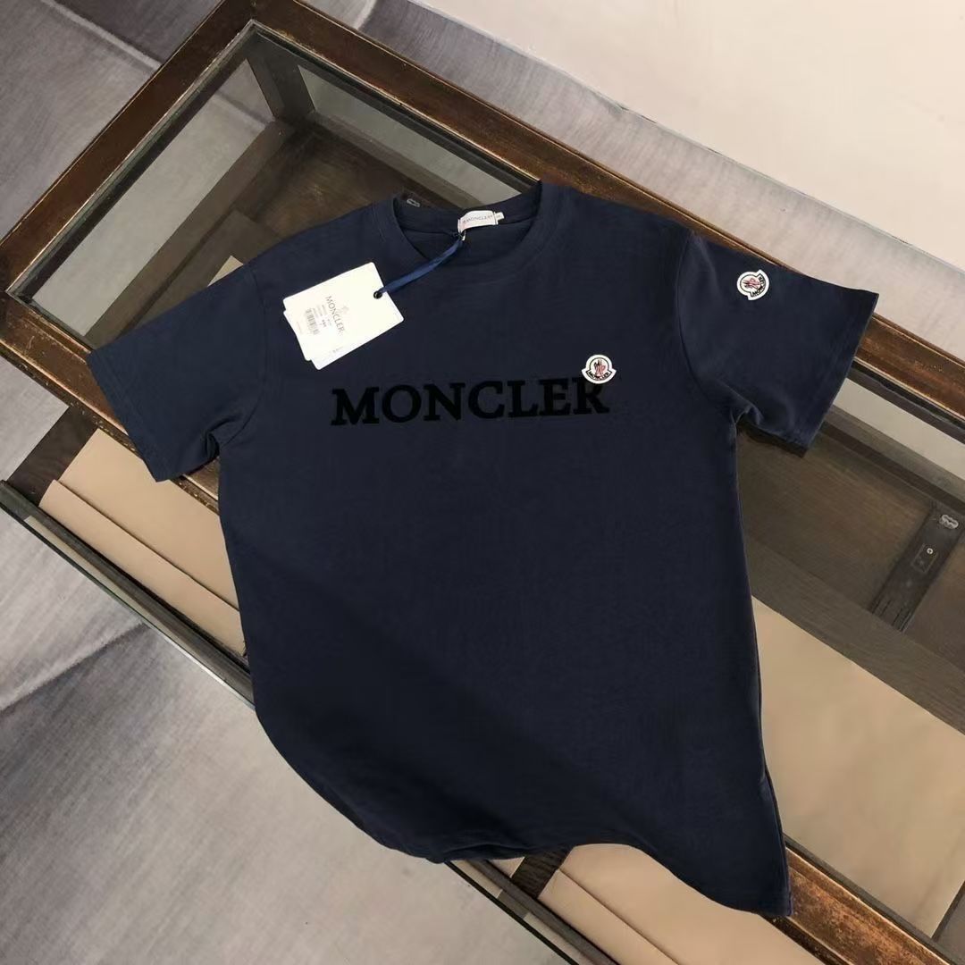 【Moncler 】（モンクレール）男女兼用、ご好評に付き再入荷！