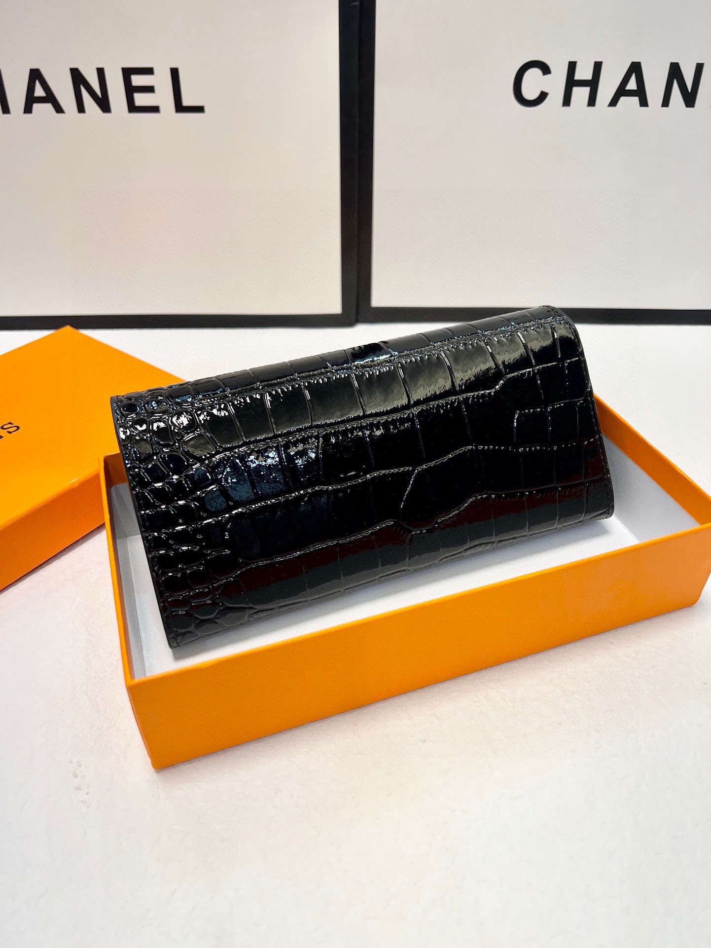 Hermes(エルメス)Constance Long Wallet 財布とクラッチバッグ