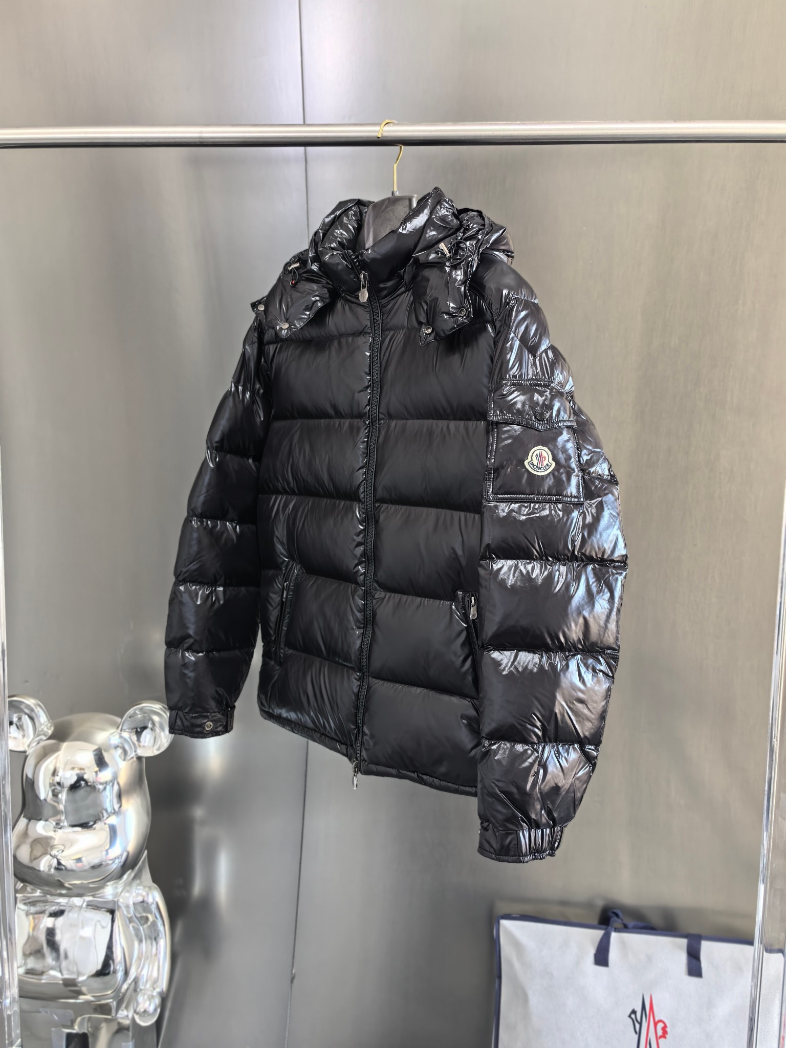 【公式認定ストア】MONCLERモンクレール 定番ダウンコート 限定発売中！多くの著名人やセレブに愛用されています! 爆買い！即完売必至 MAYA（ユニセックス）