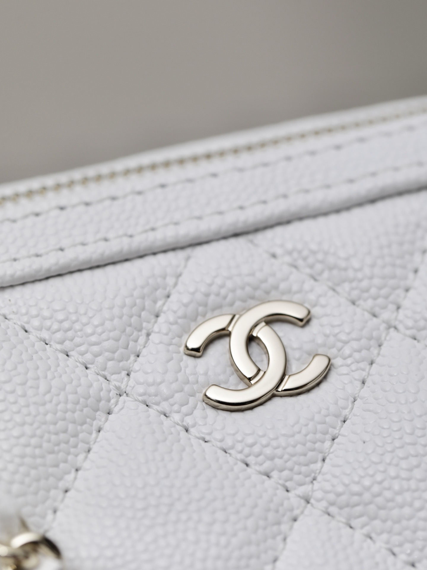 Chanel 25P シャネル 2025年春コレクション ボウリングバッグ風のリュック型ショルダーバッグ