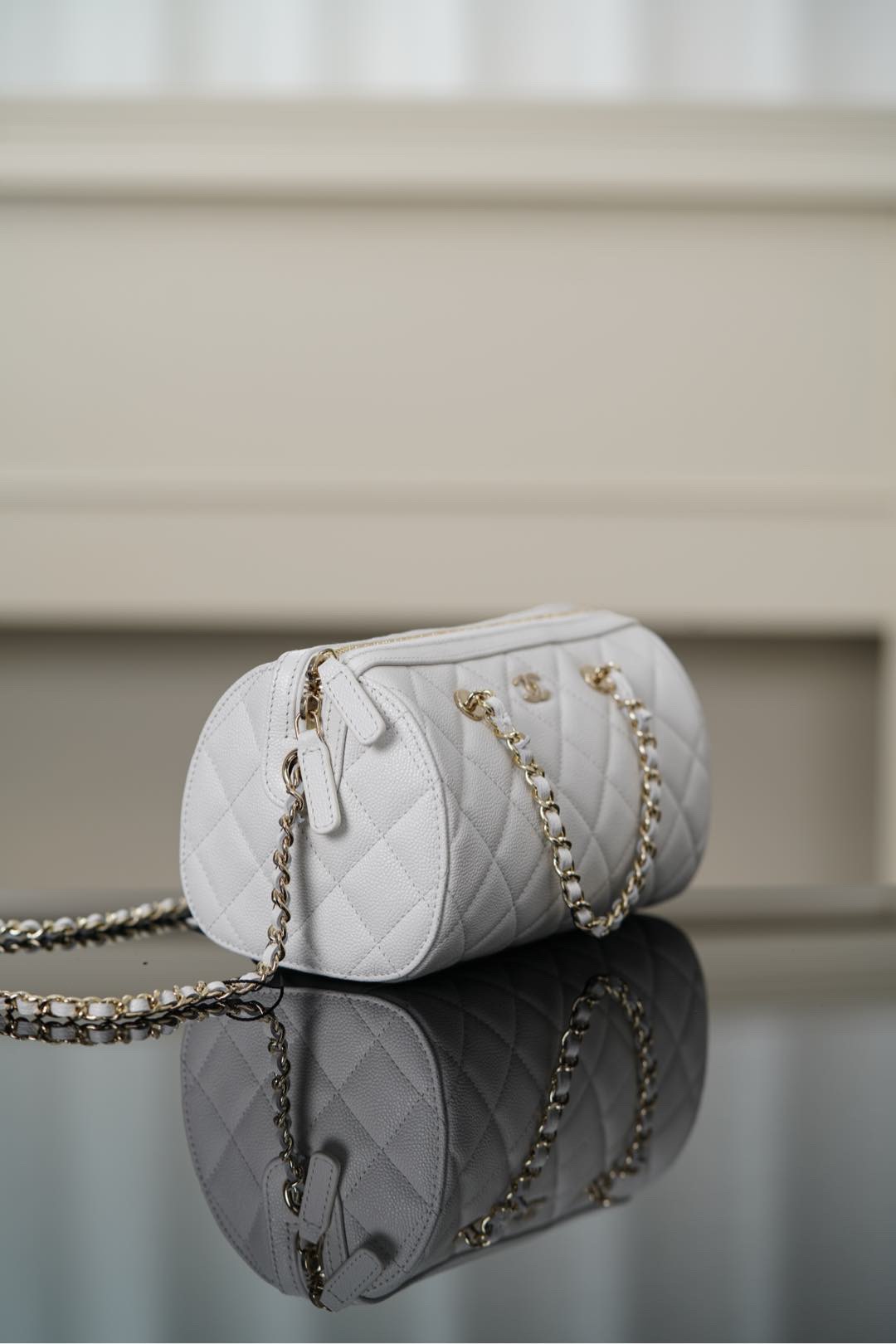 Chanel 25P シャネル 2025年春コレクション ボウリングバッグ風のリュック型ショルダーバッグ