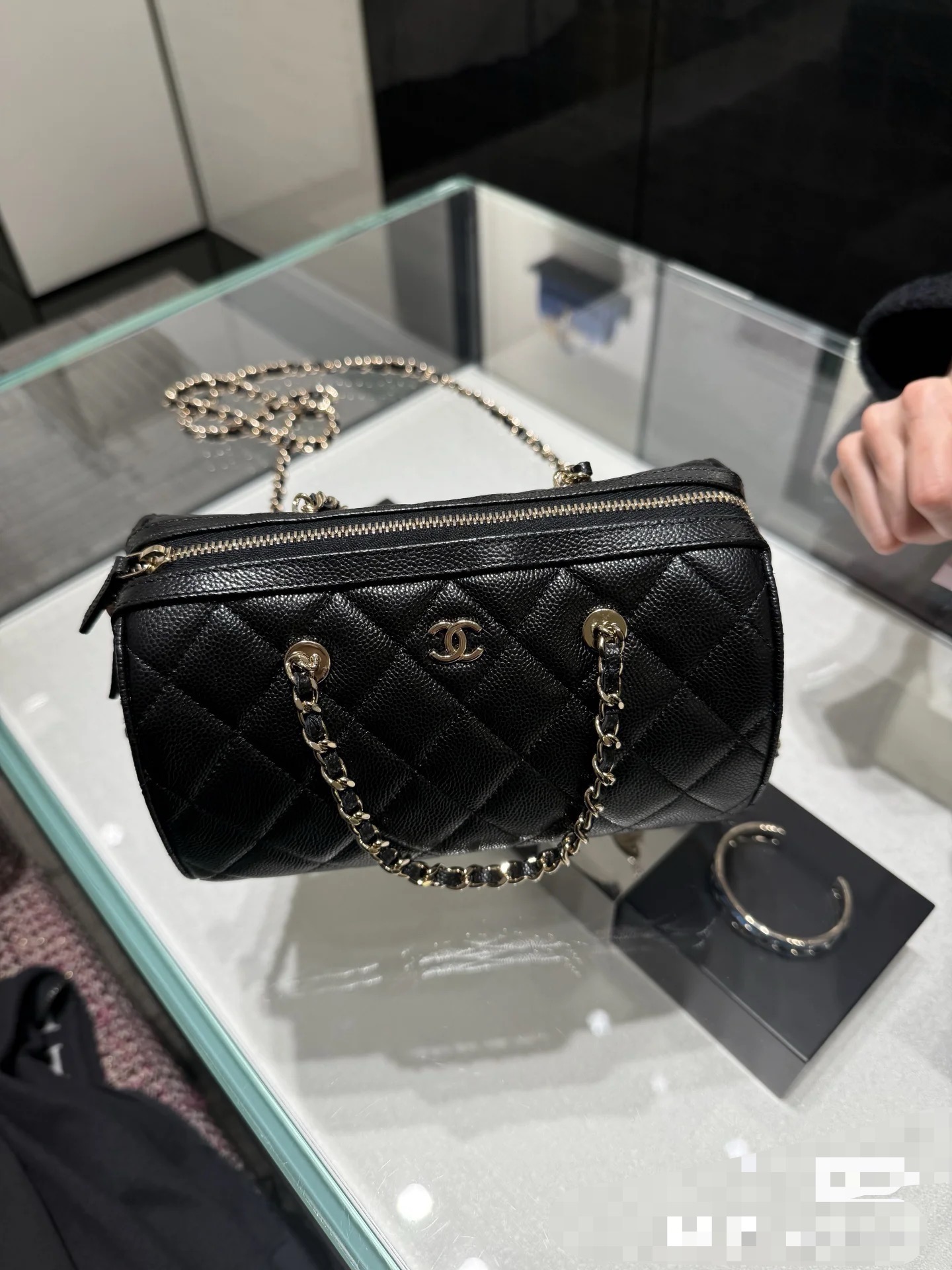 Chanel 25P シャネル 2025年春コレクション ボウリングバッグ風のリュック型ショルダーバッグ
