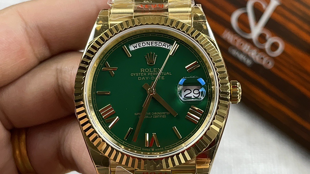 NEW 2025 新2025ロレックスデイトジャスト40ミリメートルゴールドケースグリーンダイヤルロレックス