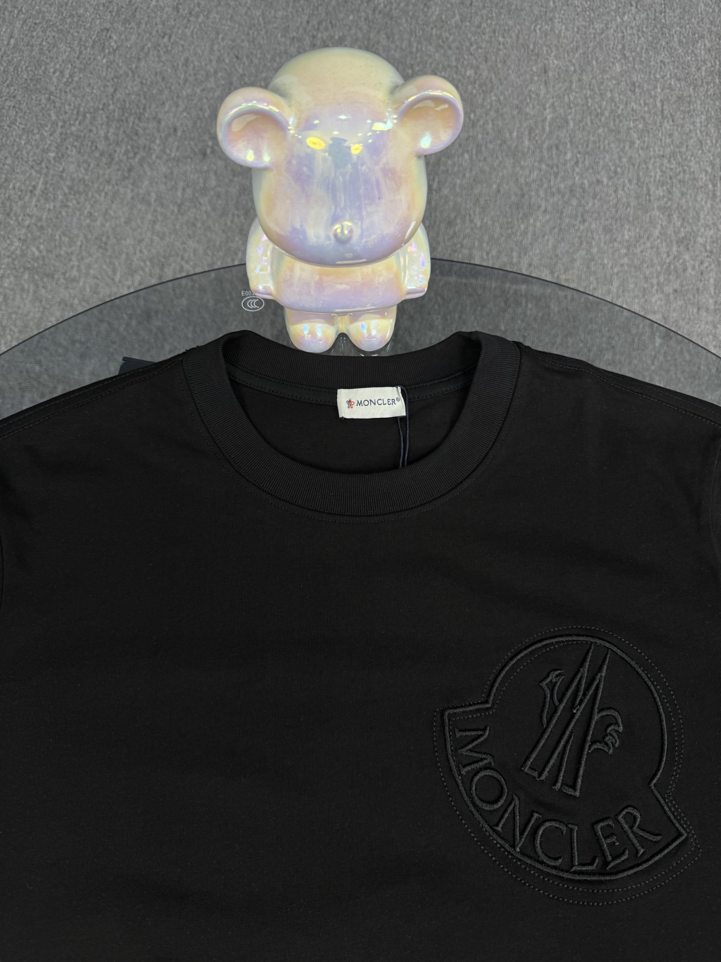 【Moncler 】（モンクレール）胸の刺繍 半袖 男女兼用Tシャツ