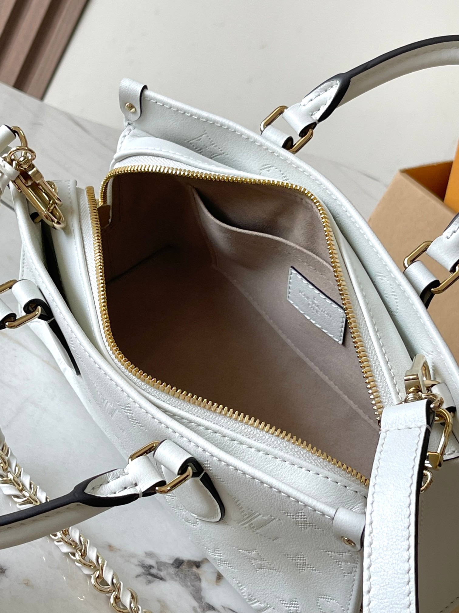 大人気モデル!!完売寸前☆ LOUIS VUITTON  Monogram ハンドバッグ M11274