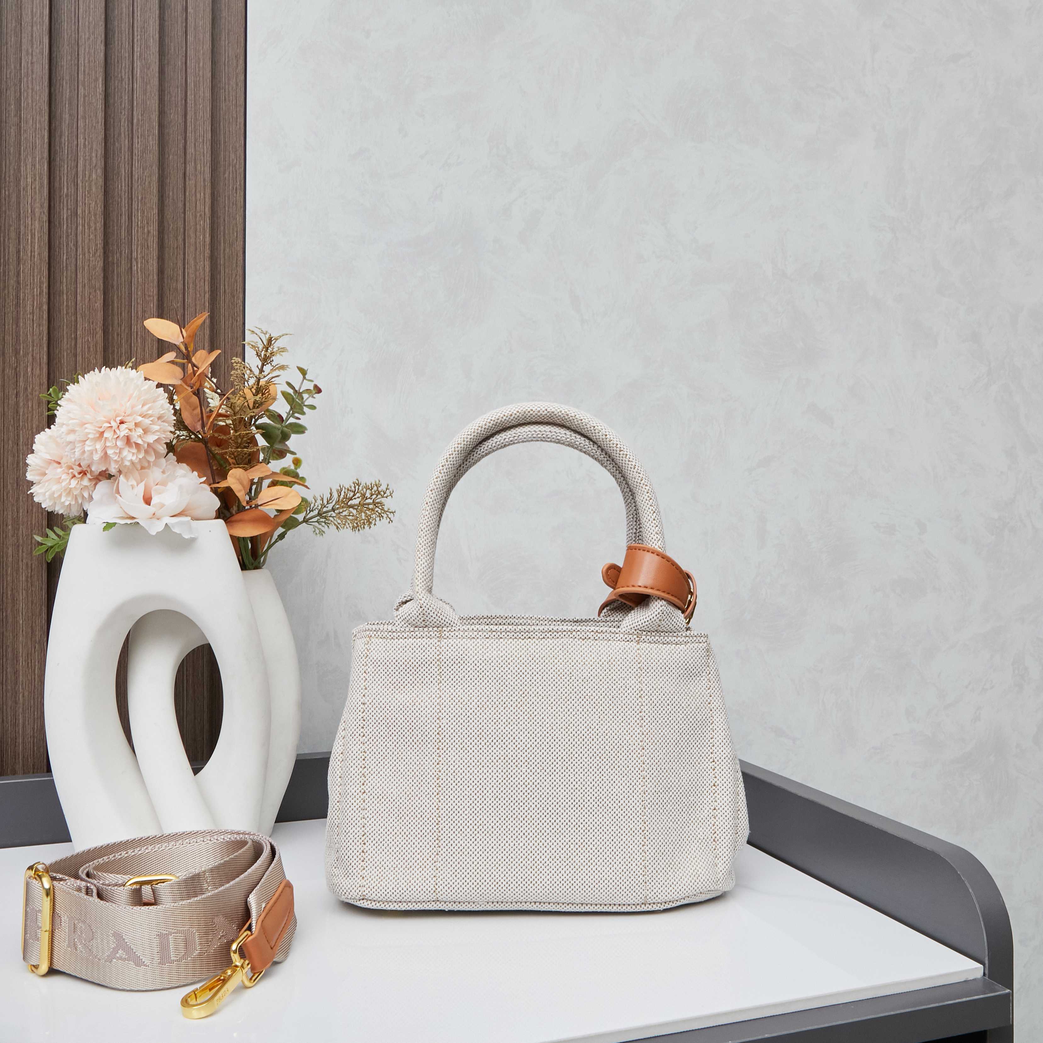 PRADA 新作発売 2025年サマーコレクション リネン混レザーコンビ トートバッグ