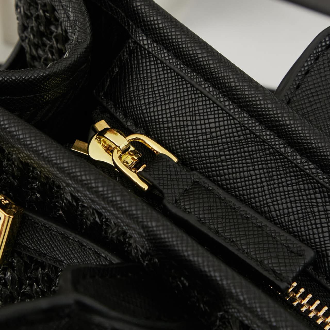 PRADA バッグ 編み込みバッグ ラタンバッグ ビーチバッグ