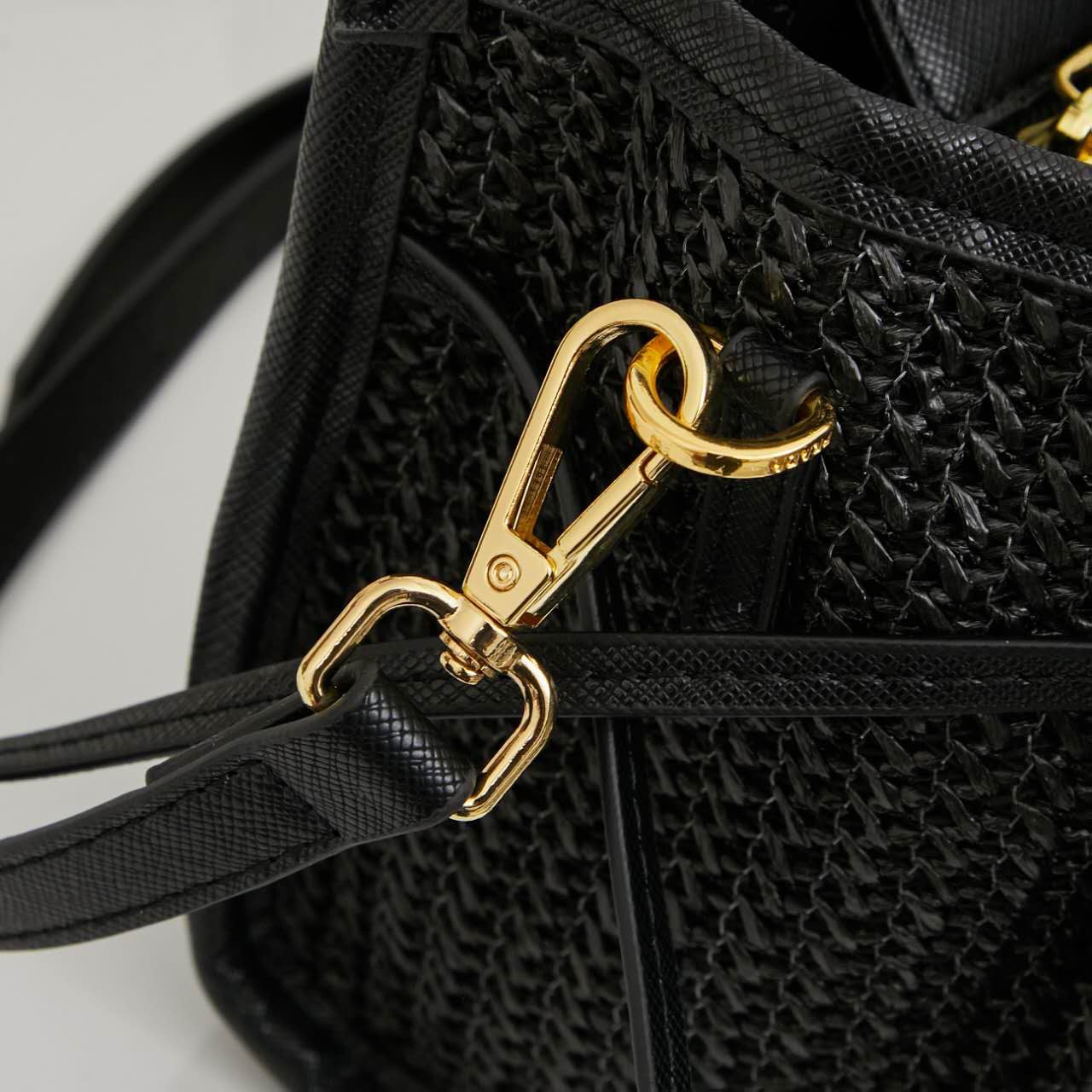 PRADA バッグ 編み込みバッグ ラタンバッグ ビーチバッグ