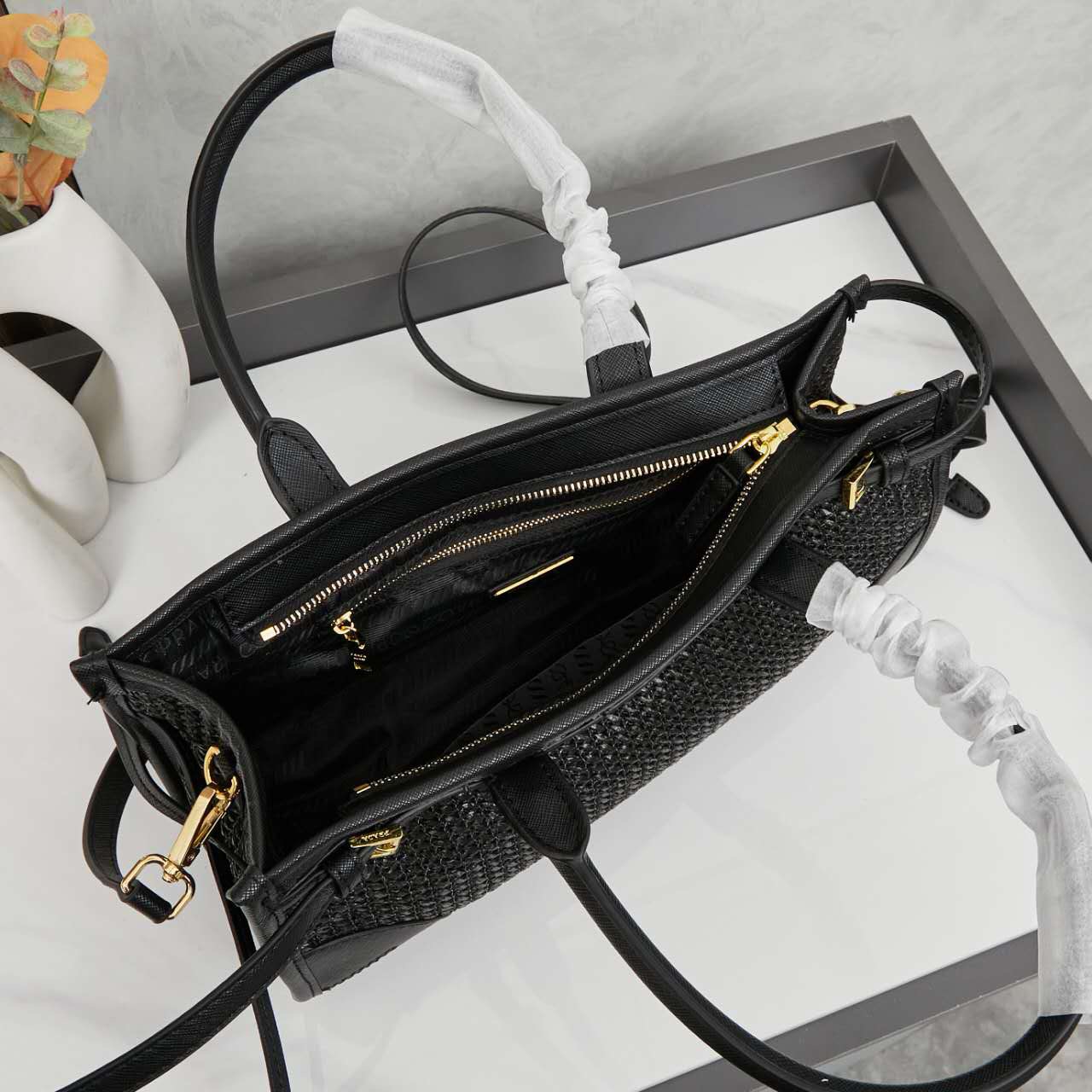 PRADA バッグ 編み込みバッグ ラタンバッグ ビーチバッグ