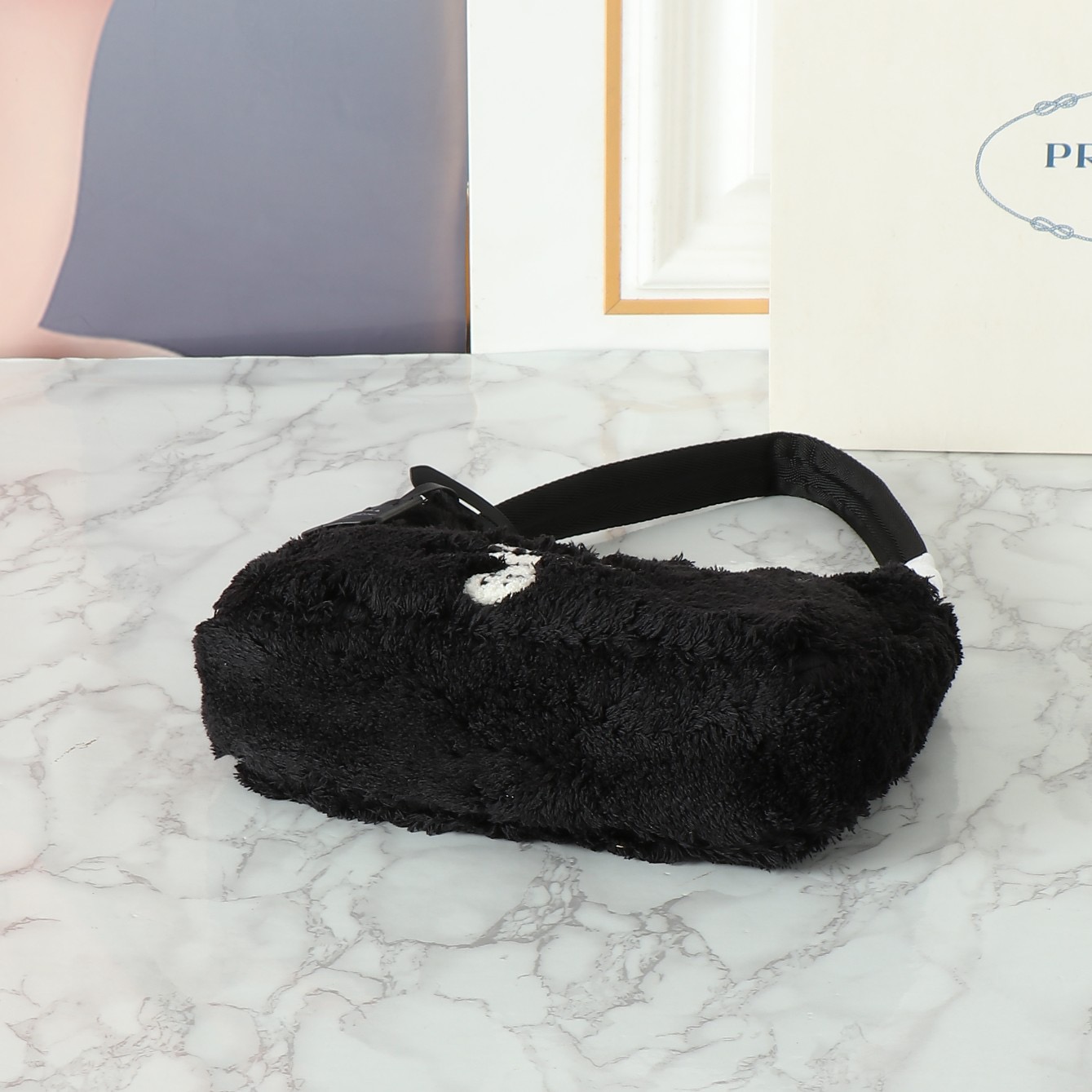 PRADA Re-Edition 2000 ソフトテリー ミニハンドバッグ ふわふわホーボーバッグ