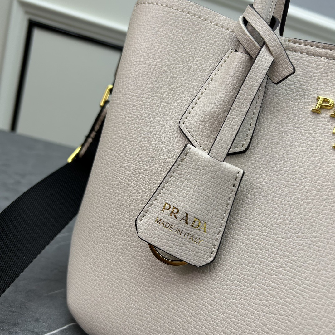 PRADA 親子バッグ🎉最新大ヒットモデル🎉、ガレリア ハンドバッグ レディース