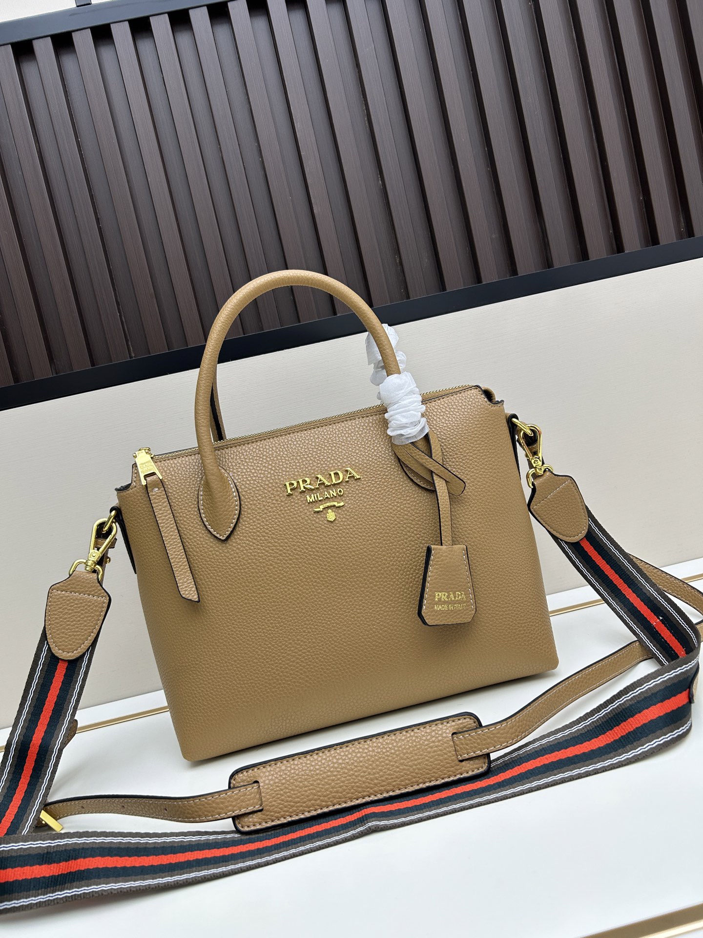 PRADA クラシックデザイン ダブルショルダーストラップ💋 カーフレザー 2ハンドル レディースバッグ