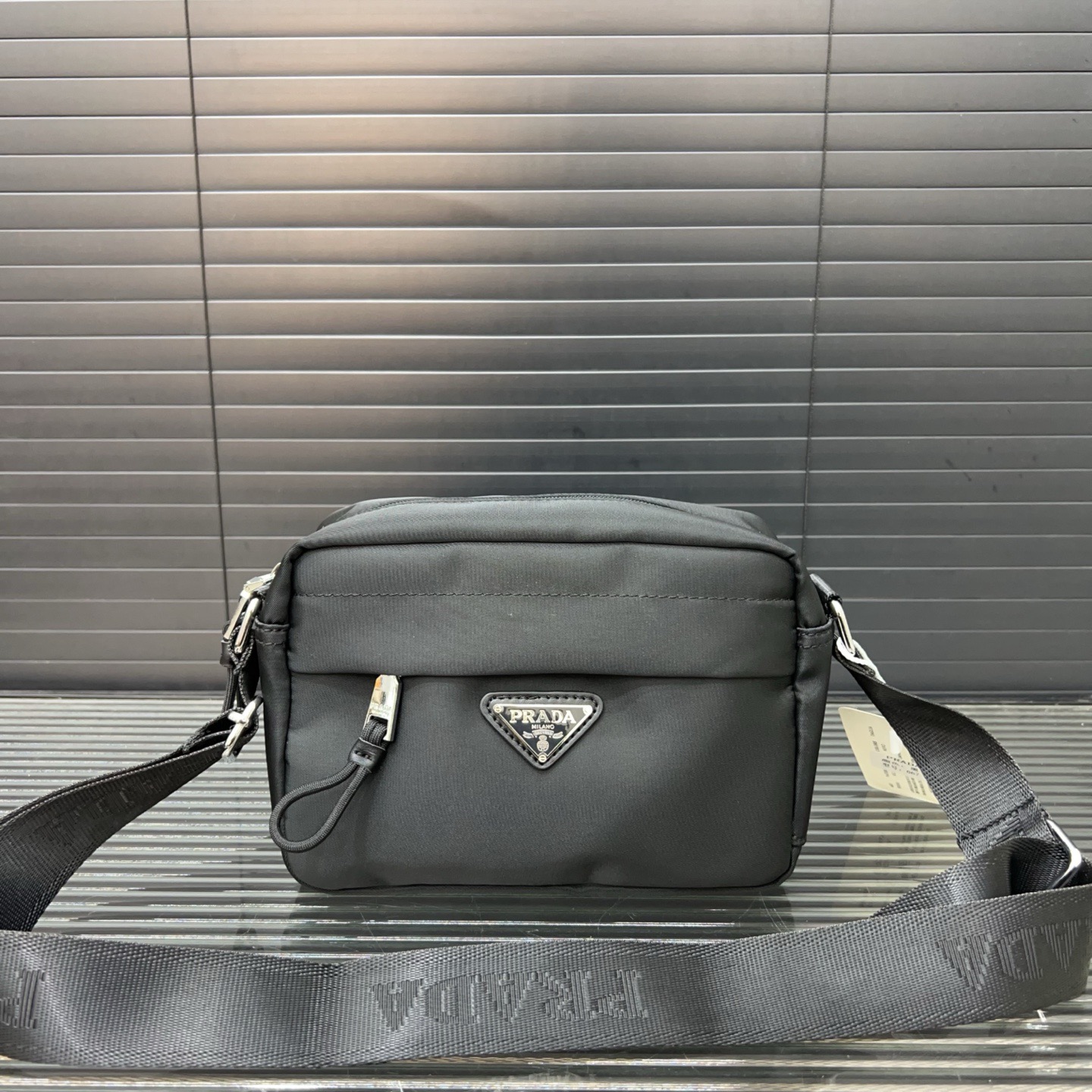 PRADA ナイロン ショルダーバッグ カメラバッグ ユニセックス クロスボディバッグ ワンショルダーバッグ