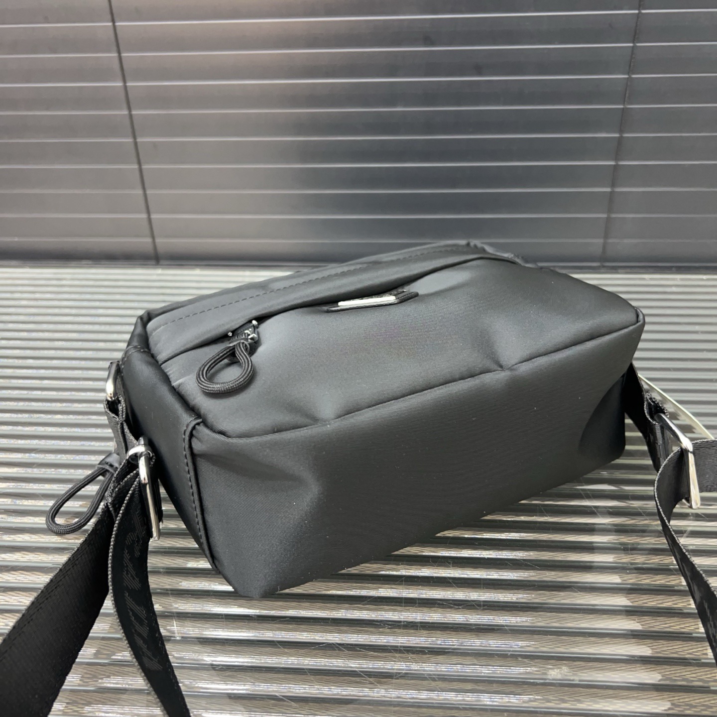 PRADA ナイロン ショルダーバッグ カメラバッグ ユニセックス クロスボディバッグ ワンショルダーバッグ