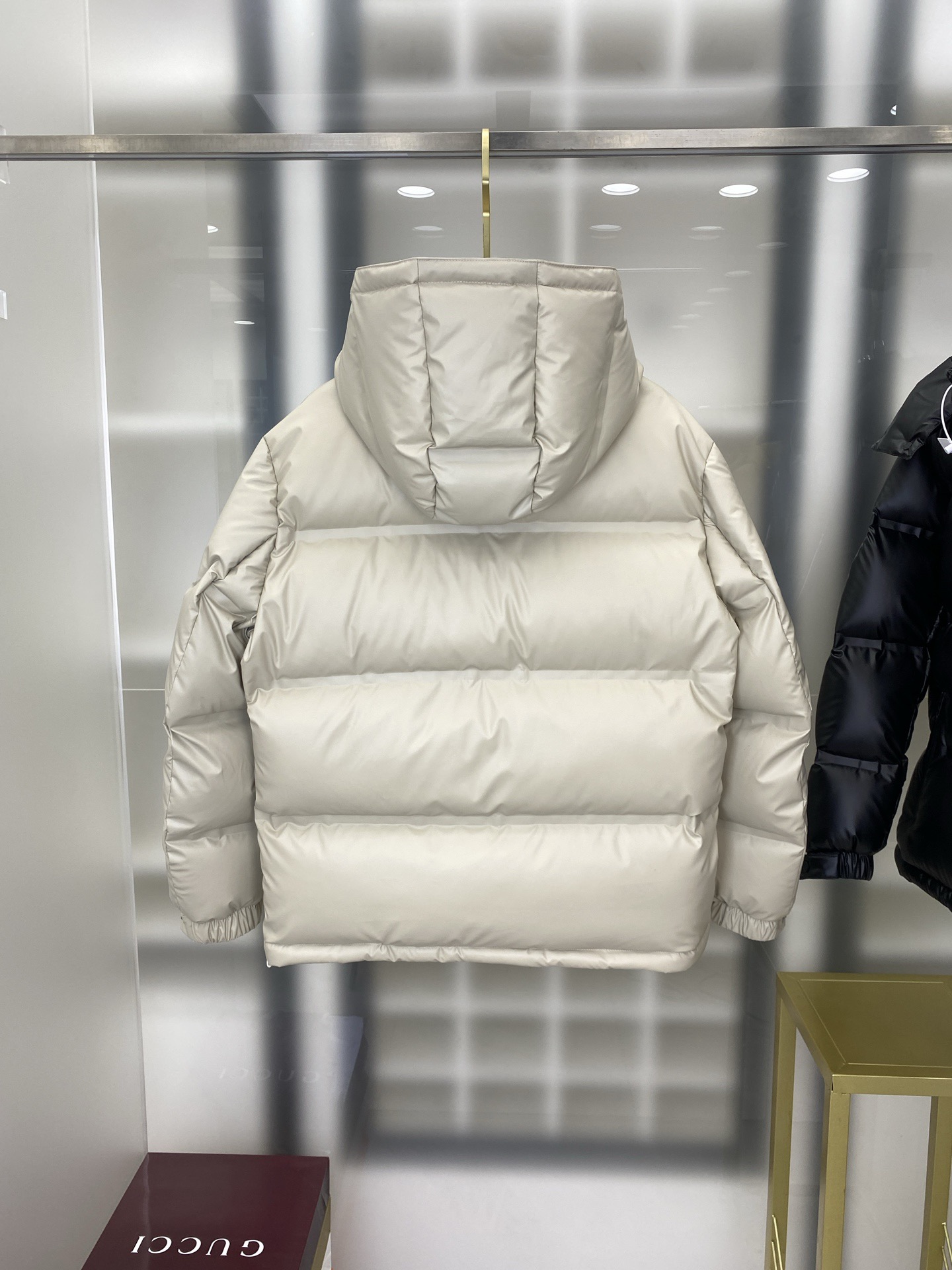 PRADAプラダ 冬のダウンジャケット 旬の新作 三角標ユニセックスMONCLER