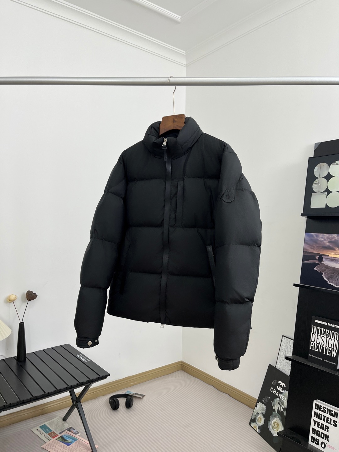 【人気商品】𝐌𝐎𝐍𝐂𝐋𝐄𝐑 モンクレール Besbre レザーパッチ ダウンジャケット ユニセックスモデル