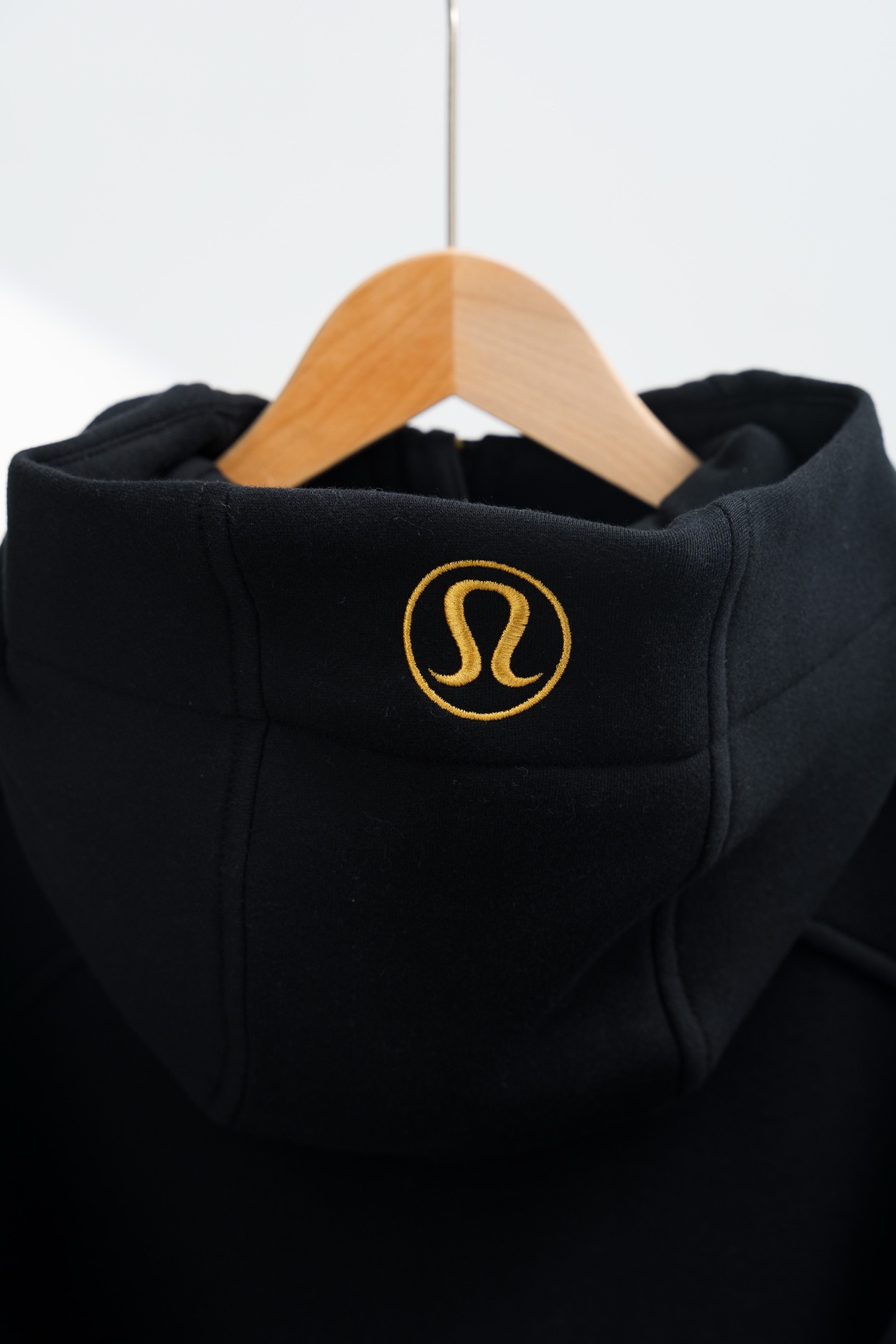 【人気商品】Lululemon（ルルレモン） Scuba ジップアップ スポーツフーディー レディース スリムフィットジャケット MONCLER