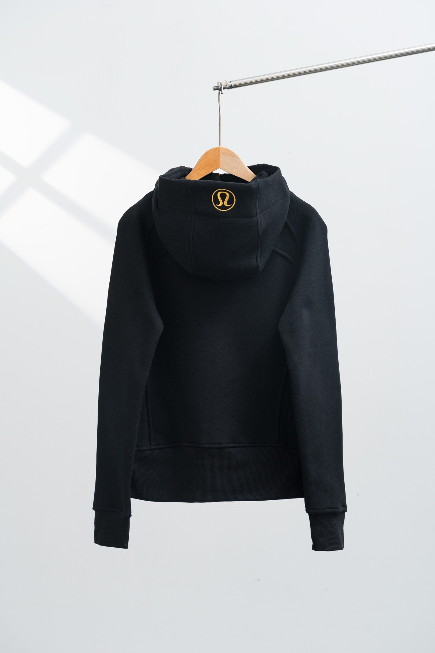 【人気商品】Lululemon（ルルレモン） Scuba ジップアップ スポーツフーディー レディース スリムフィットジャケット MONCLER