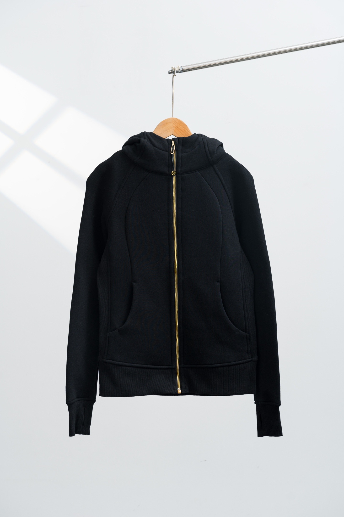 【人気商品】Lululemon（ルルレモン） Scuba ジップアップ スポーツフーディー レディース スリムフィットジャケット MONCLER