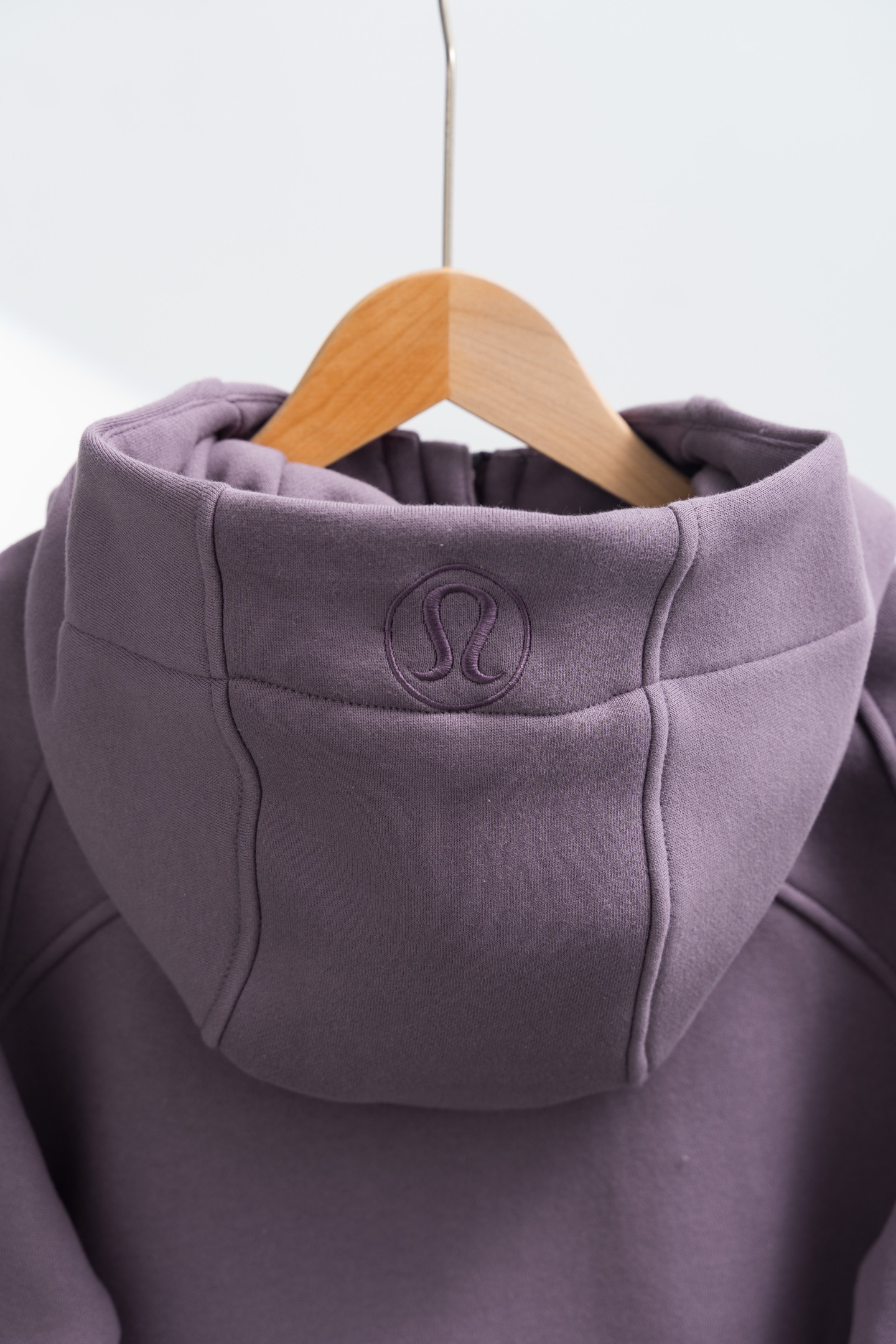 【人気商品】Lululemon（ルルレモン） Scuba ジップアップ スポーツフーディー レディース スリムフィットジャケット MONCLER