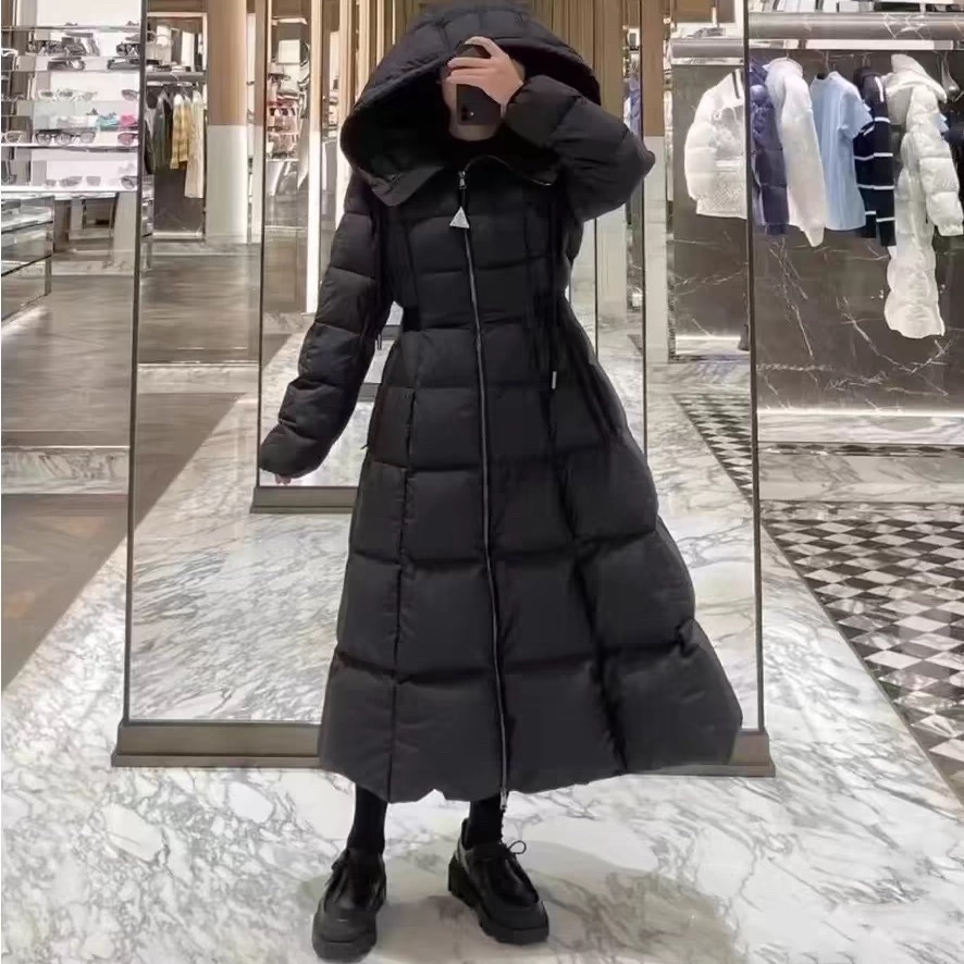 Moncler（モンクレール） 2025年最新作 逃亡中の王女 ファッションデザイナーズモデル ダウンジャケット レディース