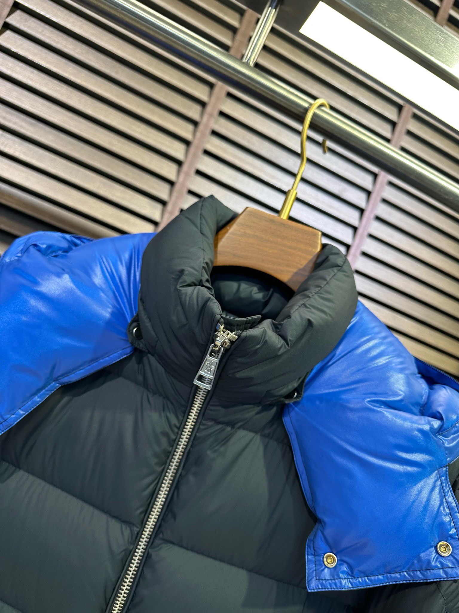 Moncler（モンクレール） 2025年最新作 ファッションデザイナーズモデル ダウンジャケット