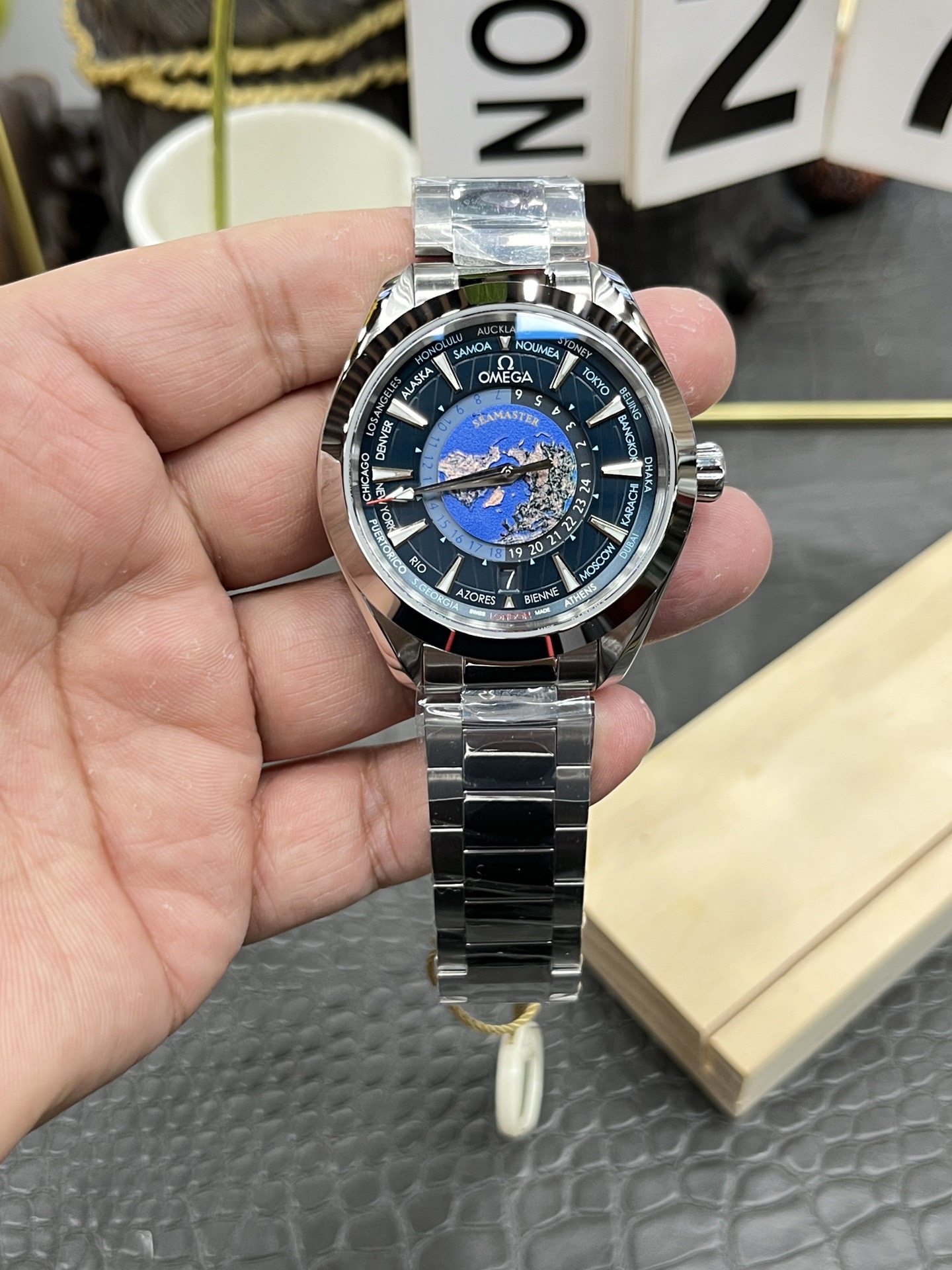 OMEGA オメガ シーマスター アクアテリア 150m 43mm 機械式腕時計